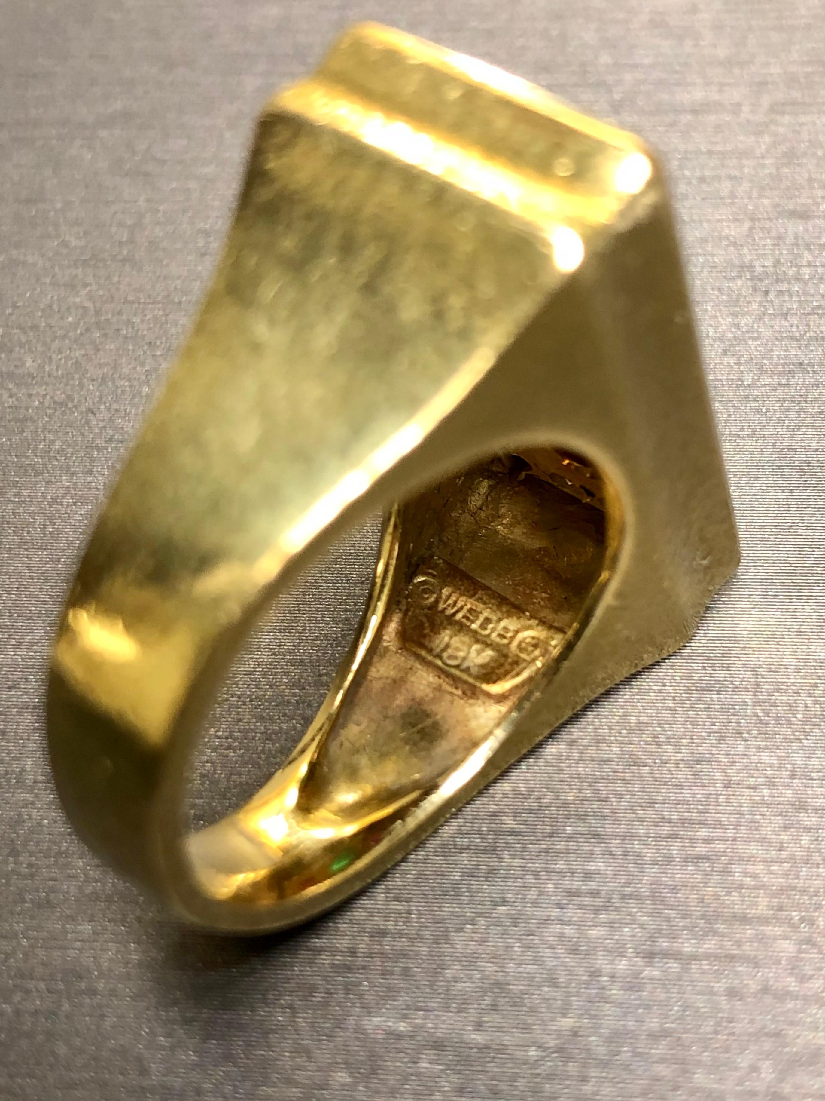 David Webb, 18 carati, diamante cabochon, smeraldo, rubino, anello da cocktail martellato 7,75 in vendita 1