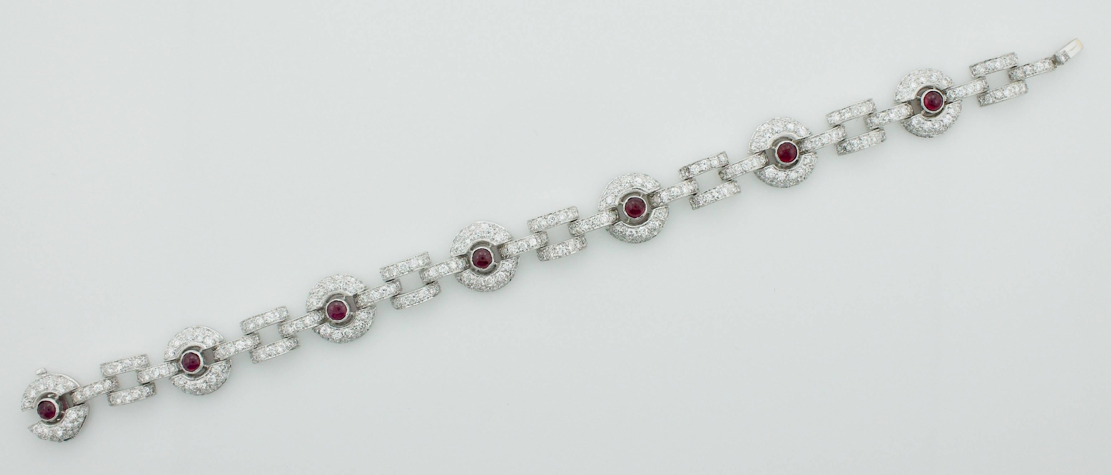 Cabochon Ruby and Diamond Bracelet In Excellent Condition For Sale In Wailea, HI