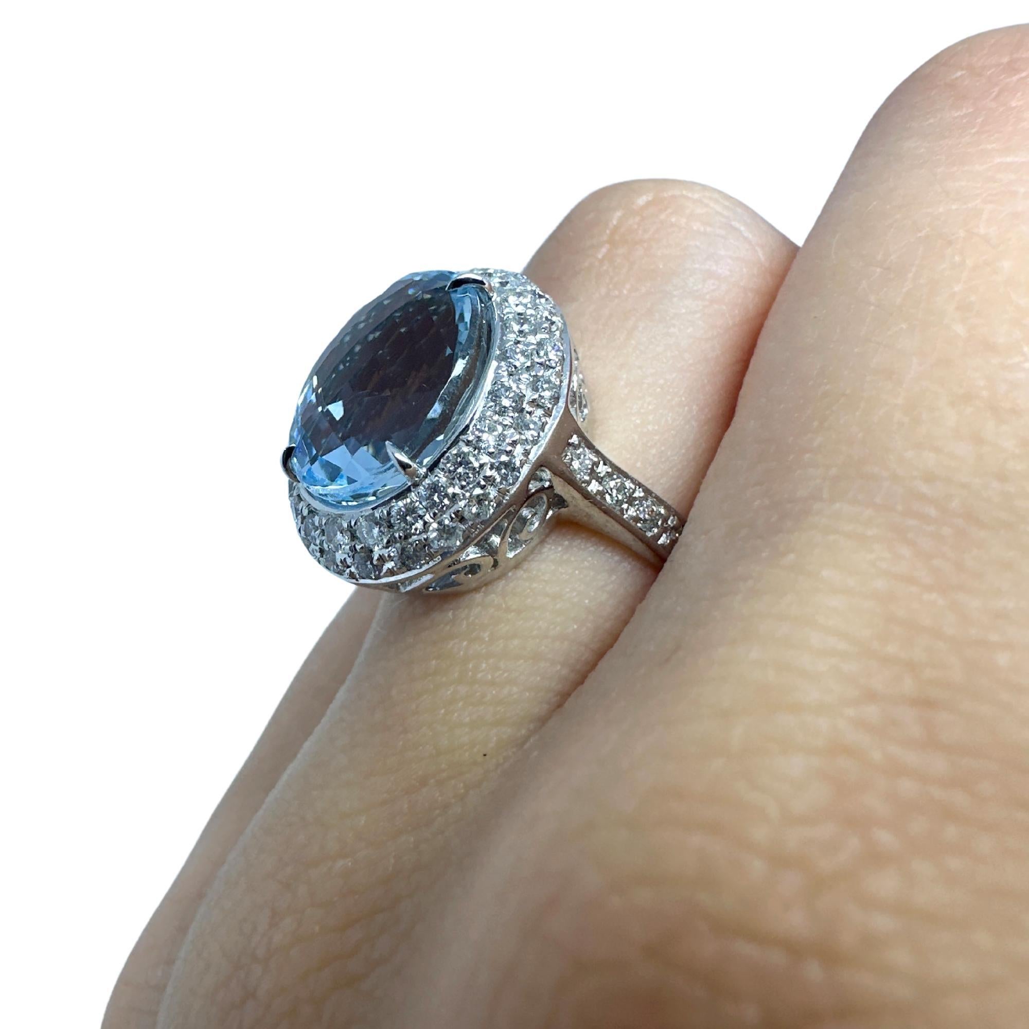 18k Diamond and Aquamarine Ring 6