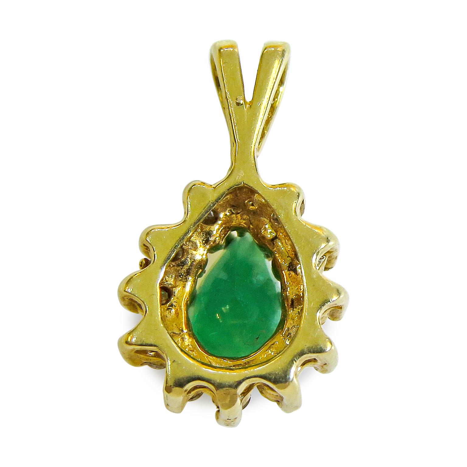 18 Karat Diamond and Colombian Emerald Ladies Pendant In Excellent Condition For Sale In Jackson Heights, NY