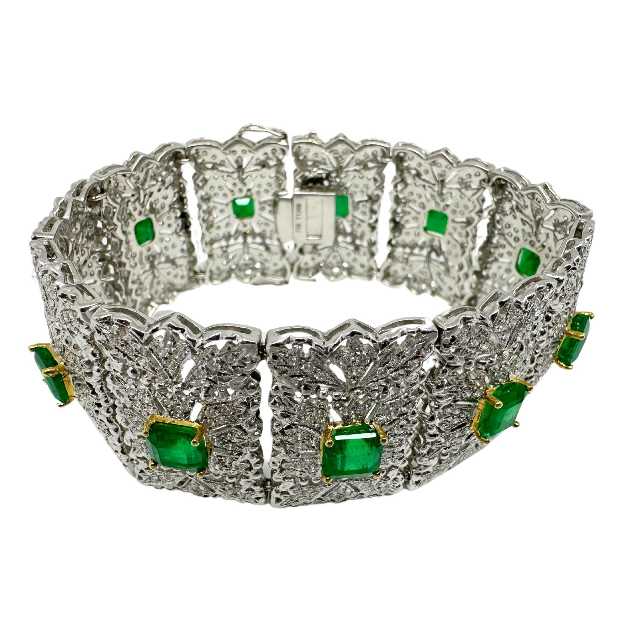 Taille ronde Bracelet en diamant et émeraude 18K en vente