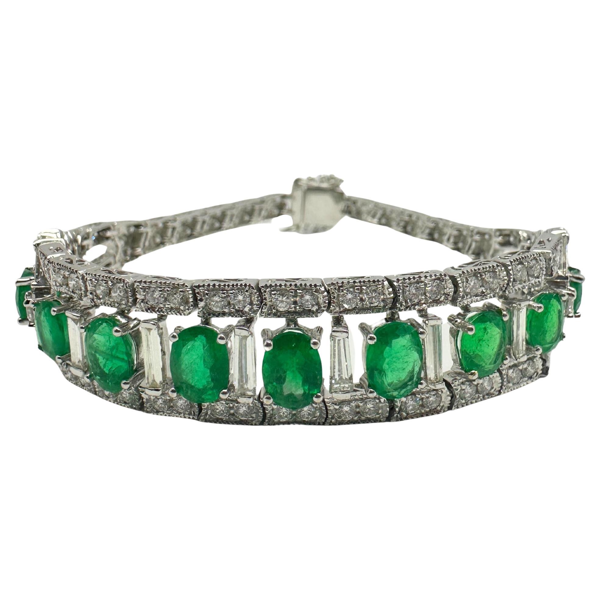 Pulsera de diamantes y esmeraldas de 18 quilates
