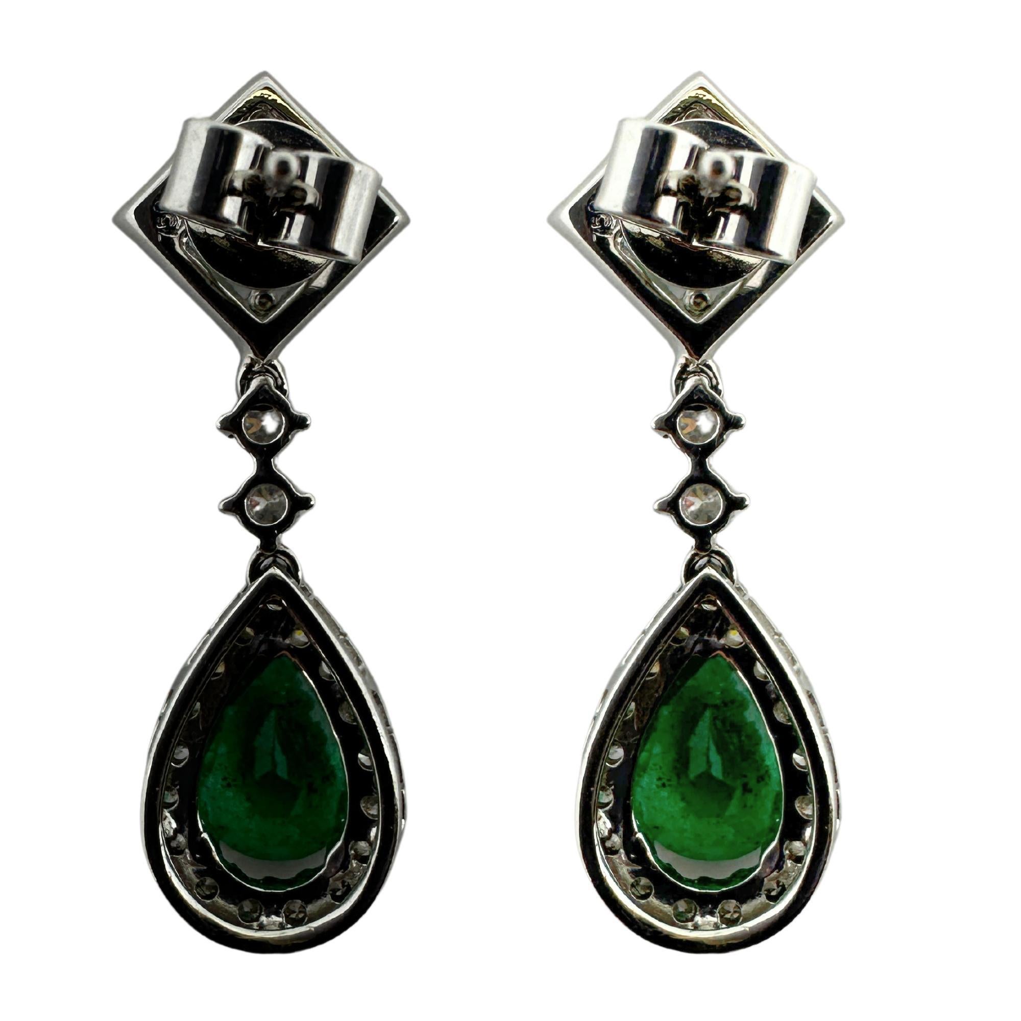 18K Diamond and Emerald Earrings
Condition: In good condition with some minor surface wear consistent with age.
Measurements: 1.25 inches
Markings: 