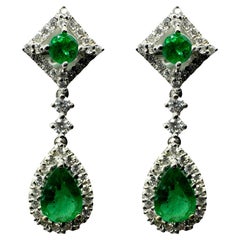 18 Karat Diamant- und Smaragd-Ohrringe