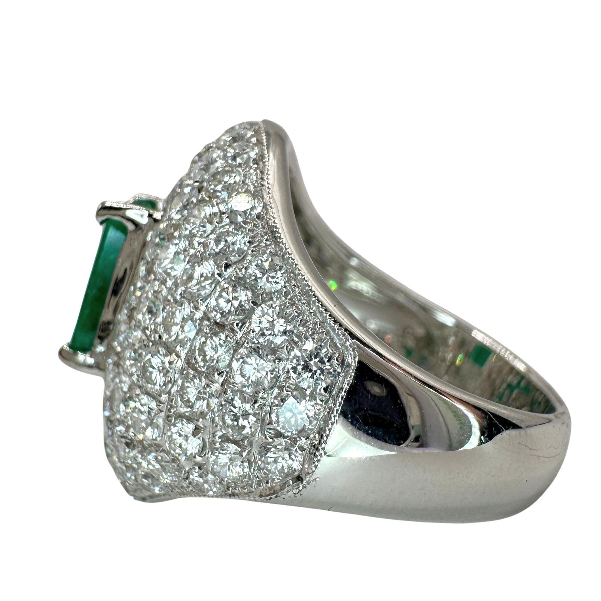 18k Diamond and Emerald Ring For Sale 7