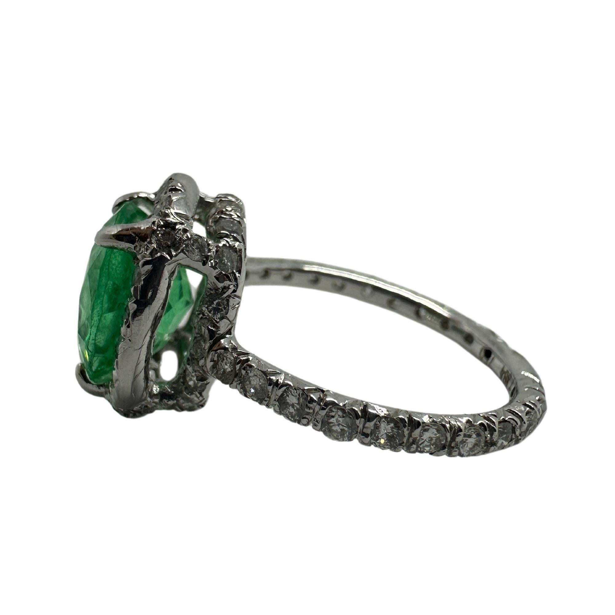 Round Cut 18k Diamond and Emerald Ring For Sale