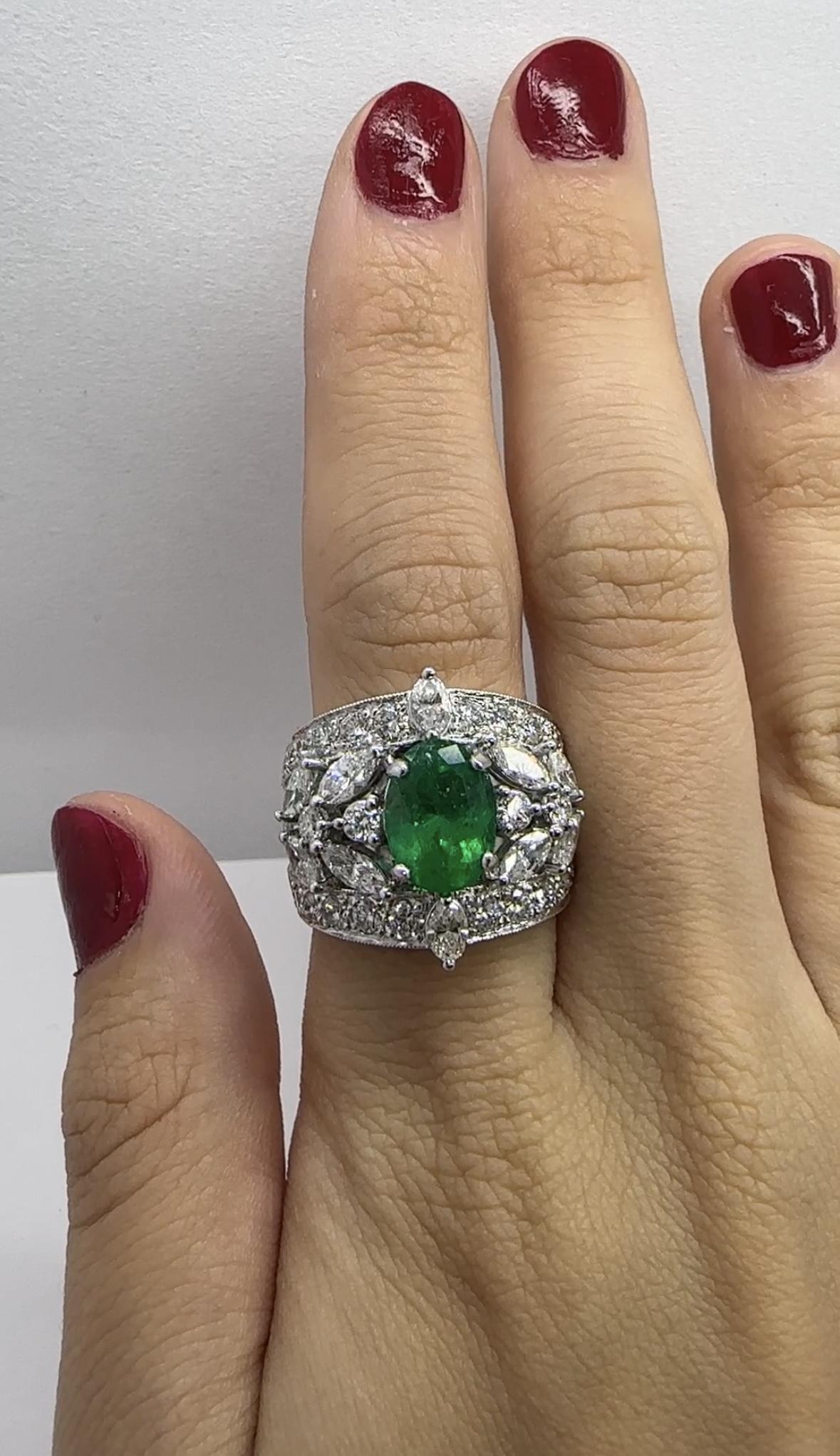 Women's or Men's 18k Diamond and Emerald Ring For Sale