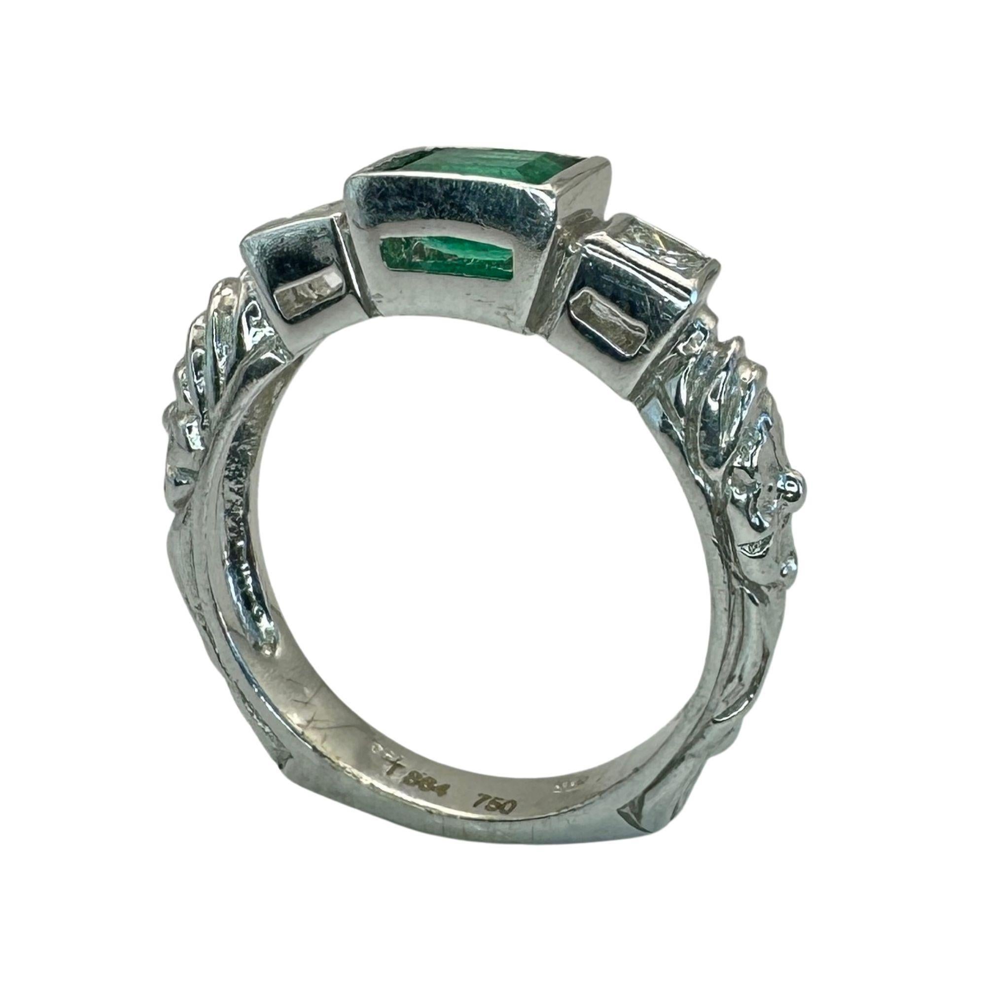 Women's 18k Diamond and Emerald Ring For Sale