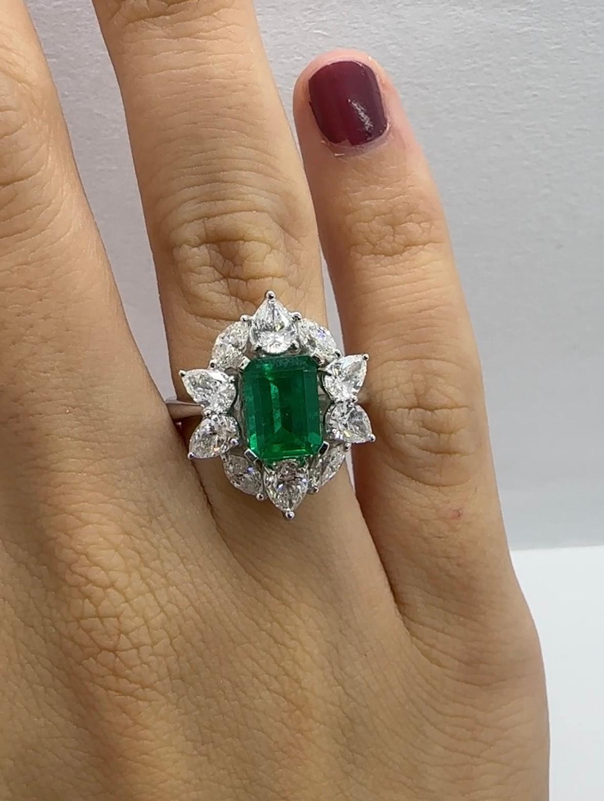 18k Diamond and Emerald Ring  For Sale 1