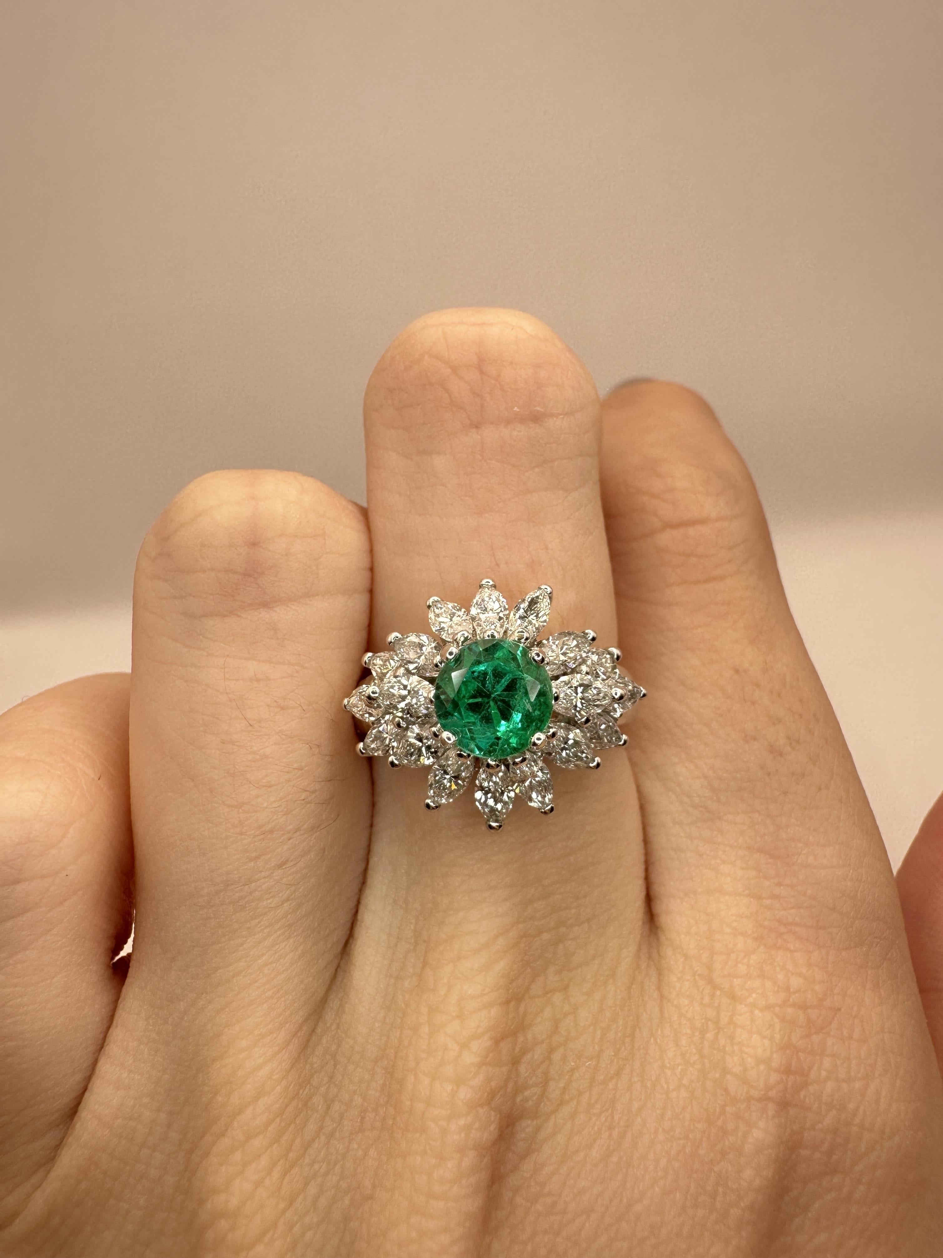 18k Diamond and Emerald Ring 1