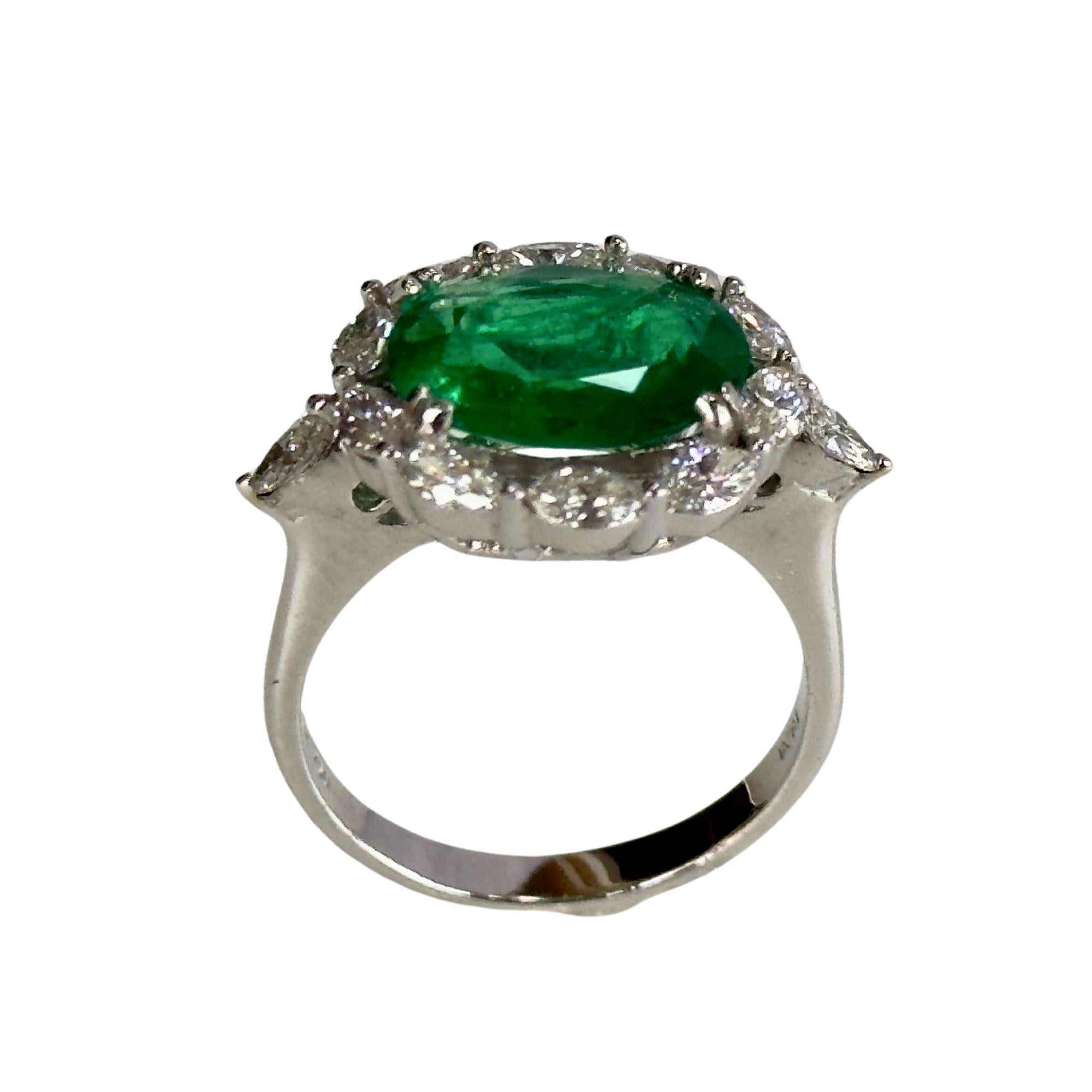 18k Diamond and Emerald Ring For Sale 1