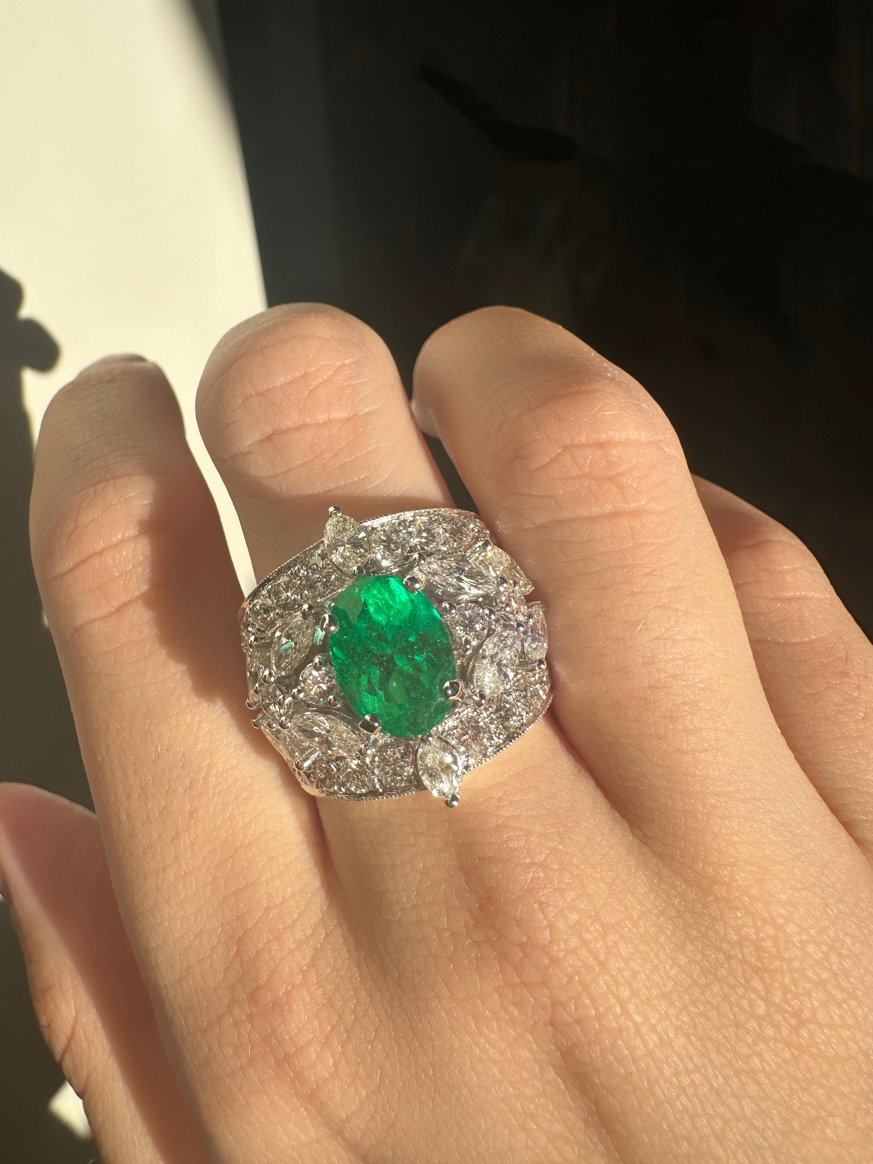 18k Diamond and Emerald Ring For Sale 4