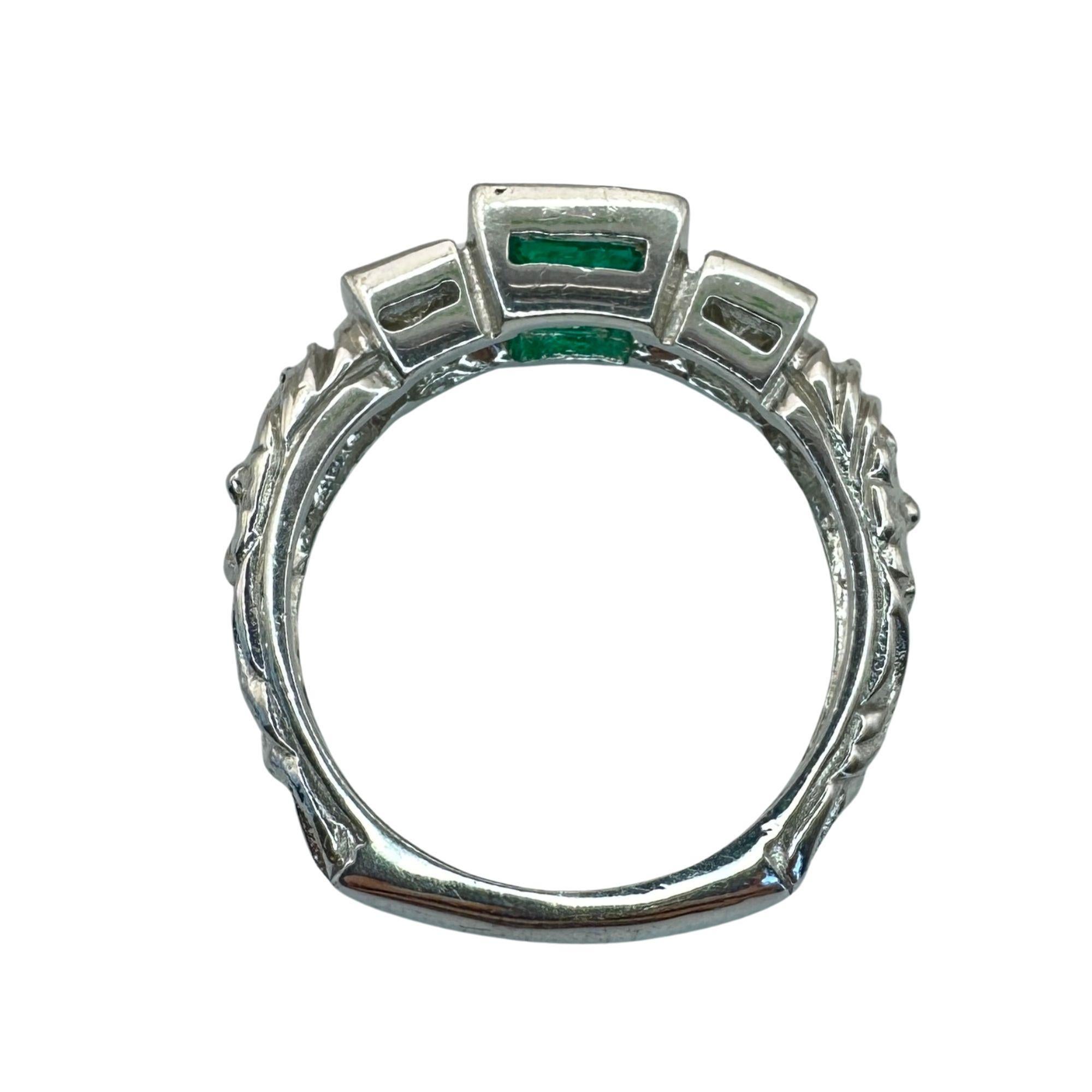 18k Diamond and Emerald Ring For Sale 2