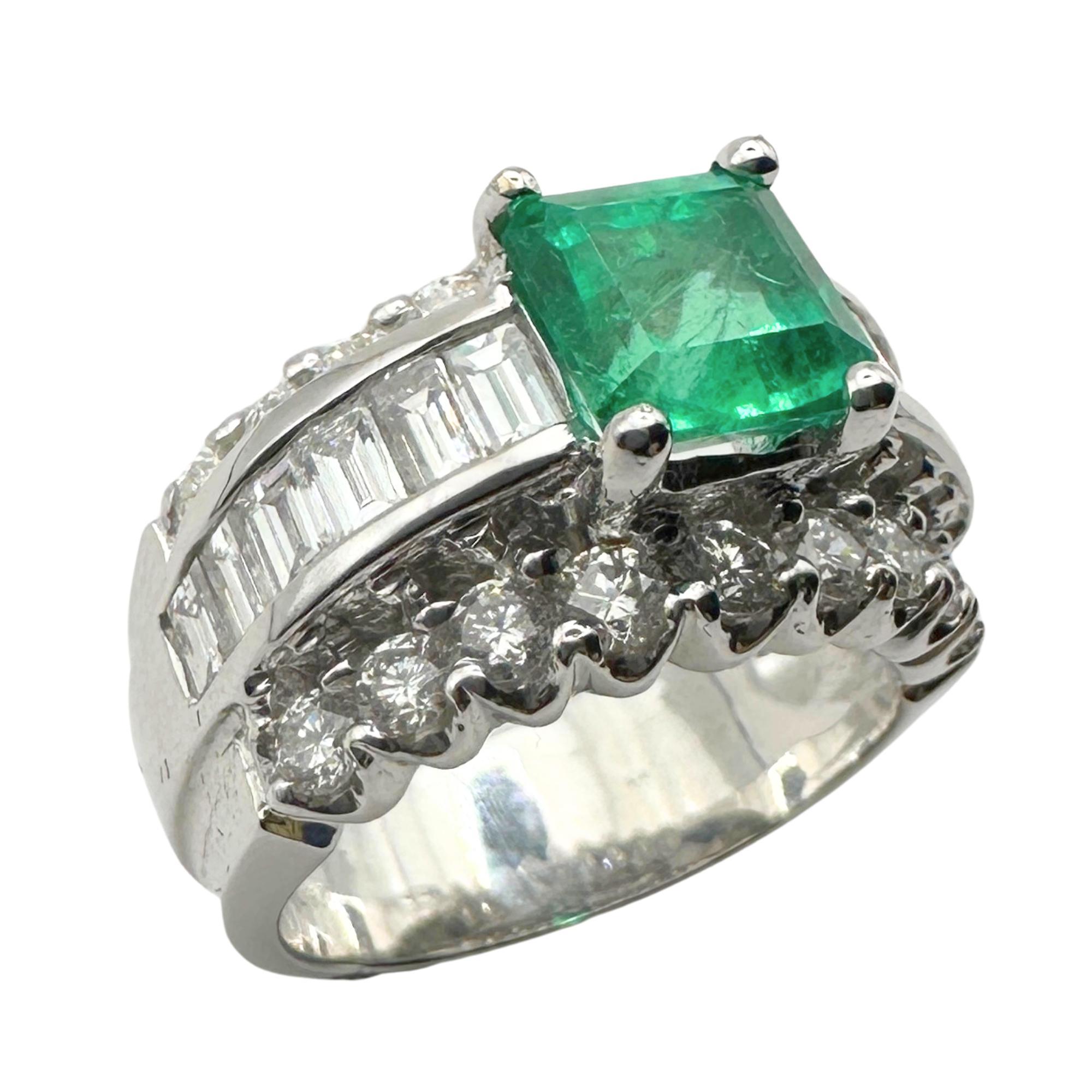 Round Cut 18k Diamond and Emerald Wide Band Ring For Sale