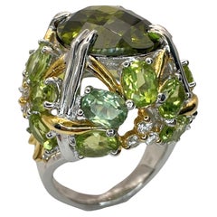 18k Diamond and Green Stone Center Cocktail Ring