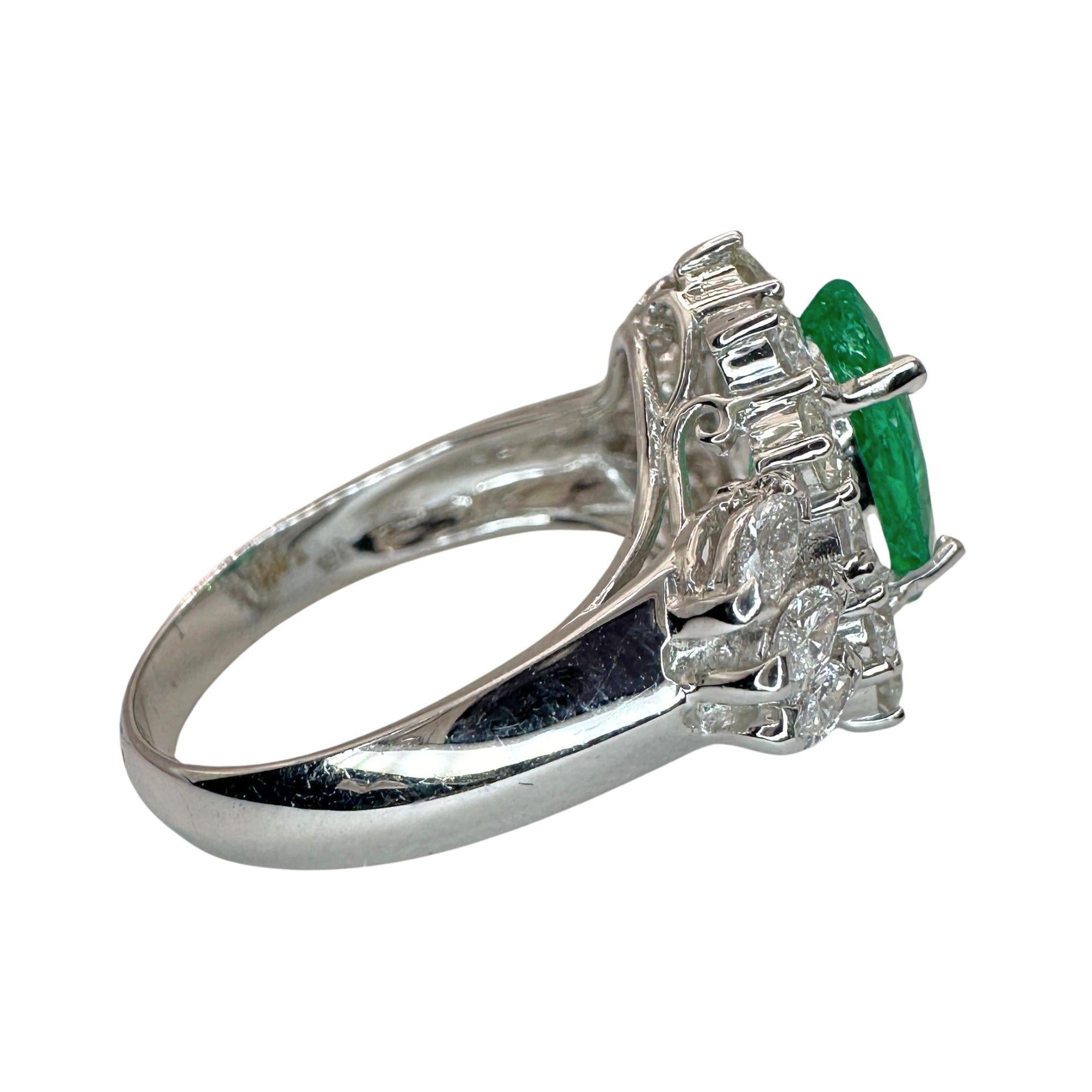 18k Diamond and Marquise Cut Emerald Ring For Sale 3