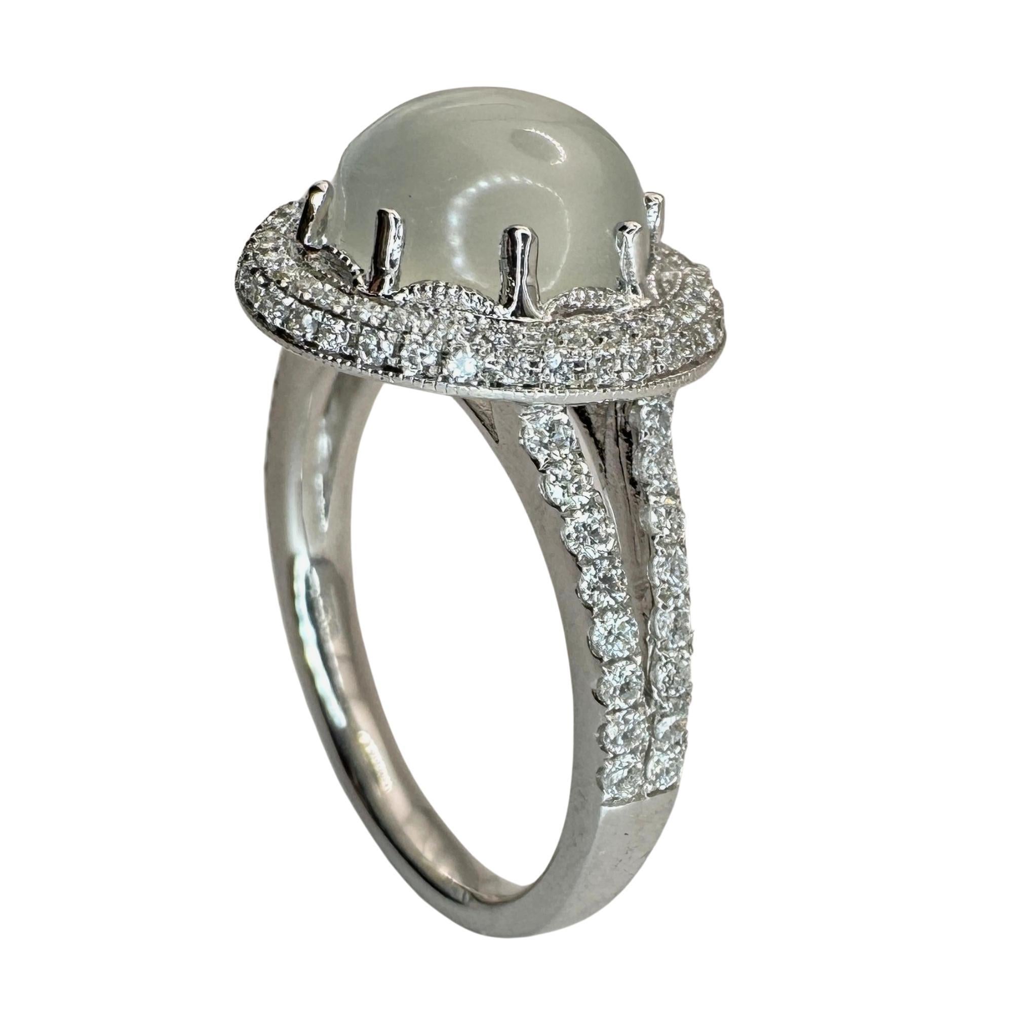 Ring aus 18 Karat Diamant und Mondstein (Rundschliff)