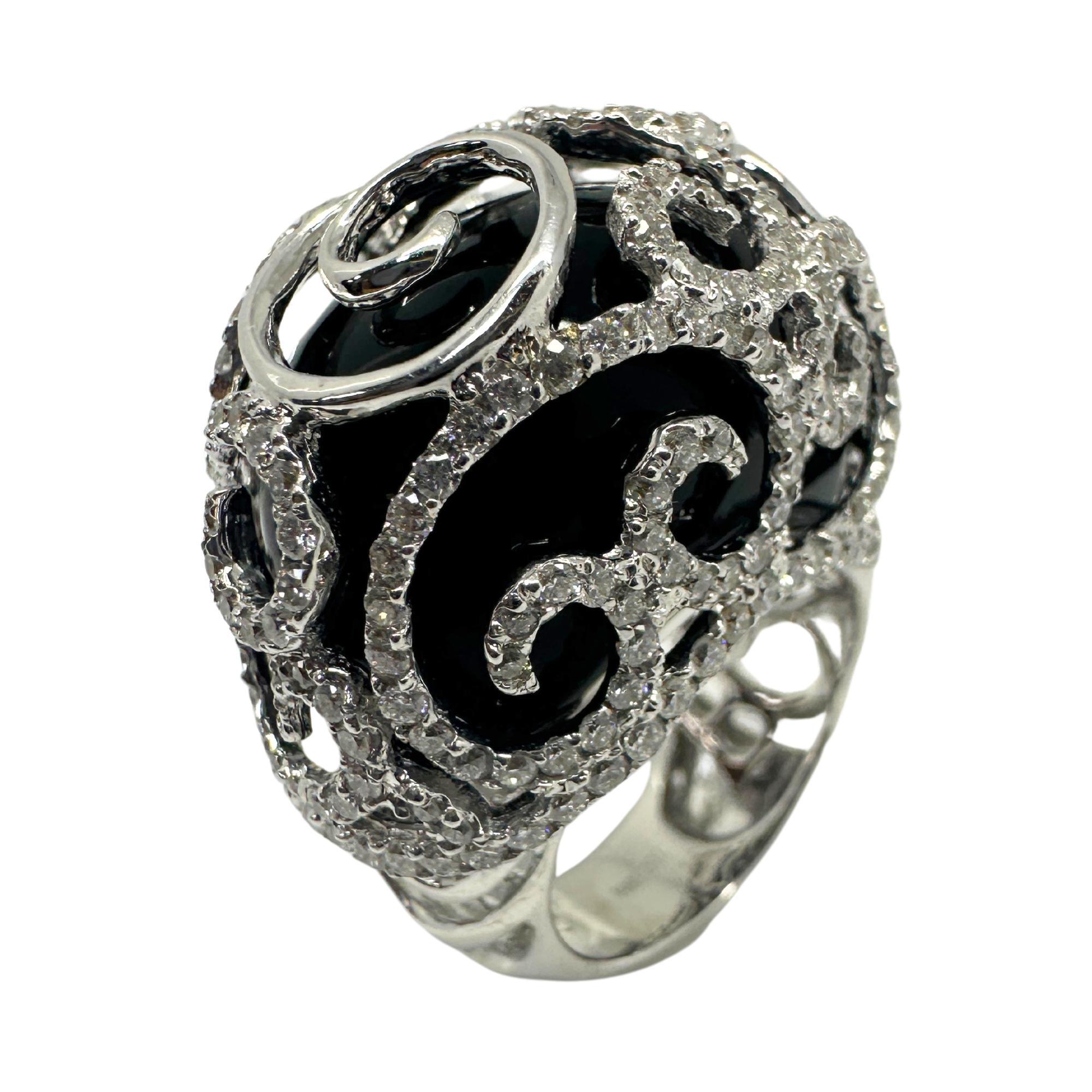 18k Diamond and Onyx Cocktail Ring For Sale 4