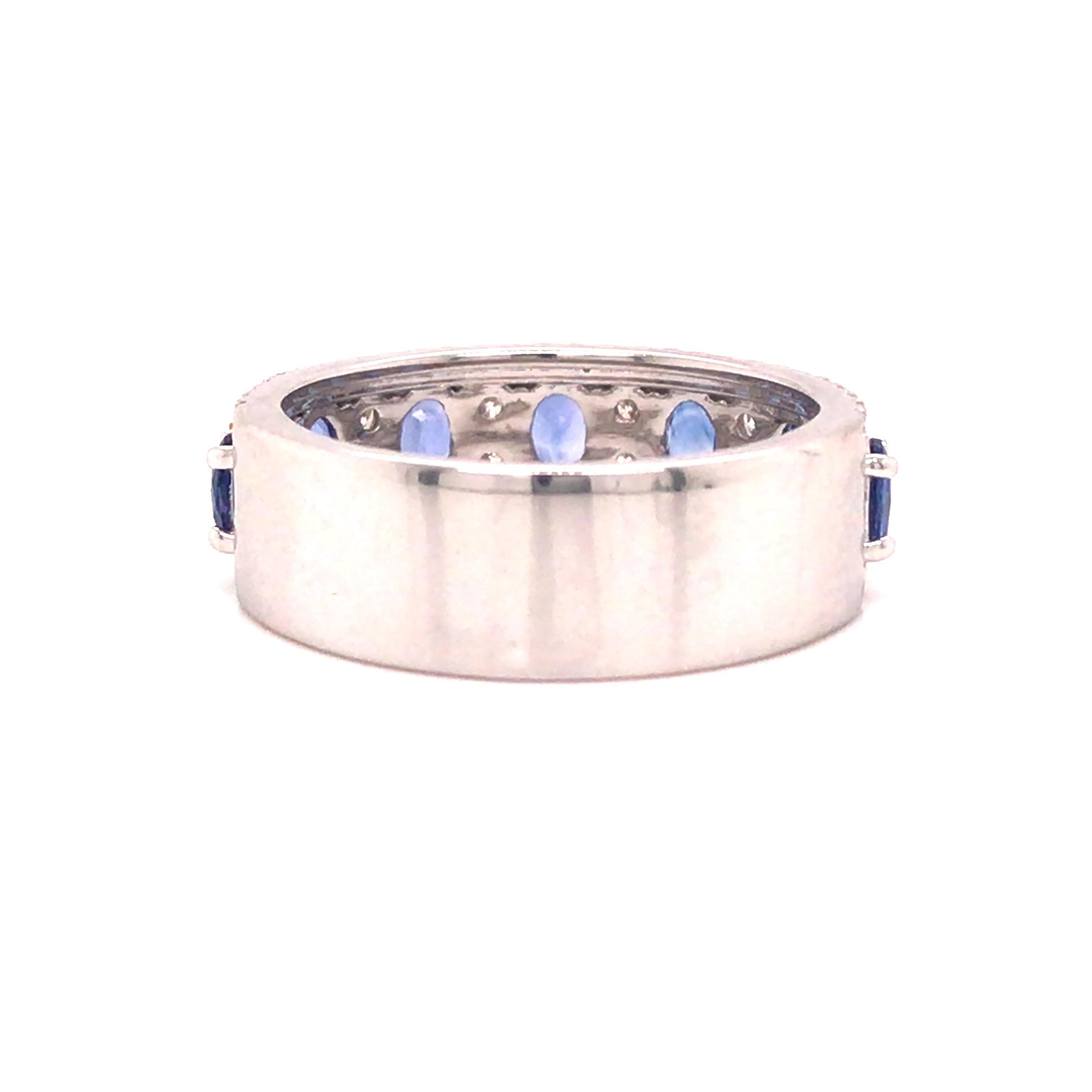 18K Diamond and Oval Sapphire Band White Gold In New Condition For Sale In Boca Raton, FL