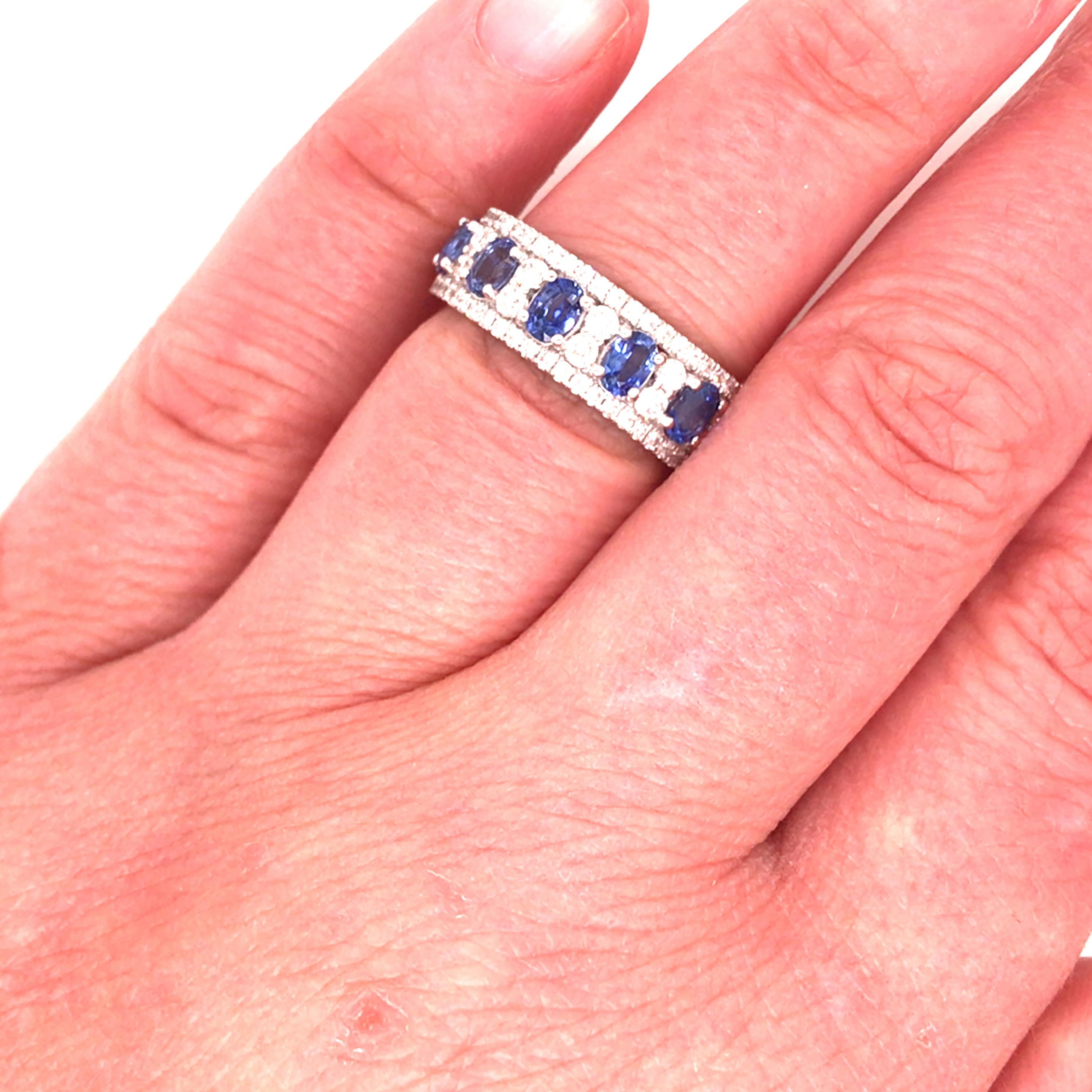 18K Diamond and Oval Sapphire Band White Gold For Sale 3