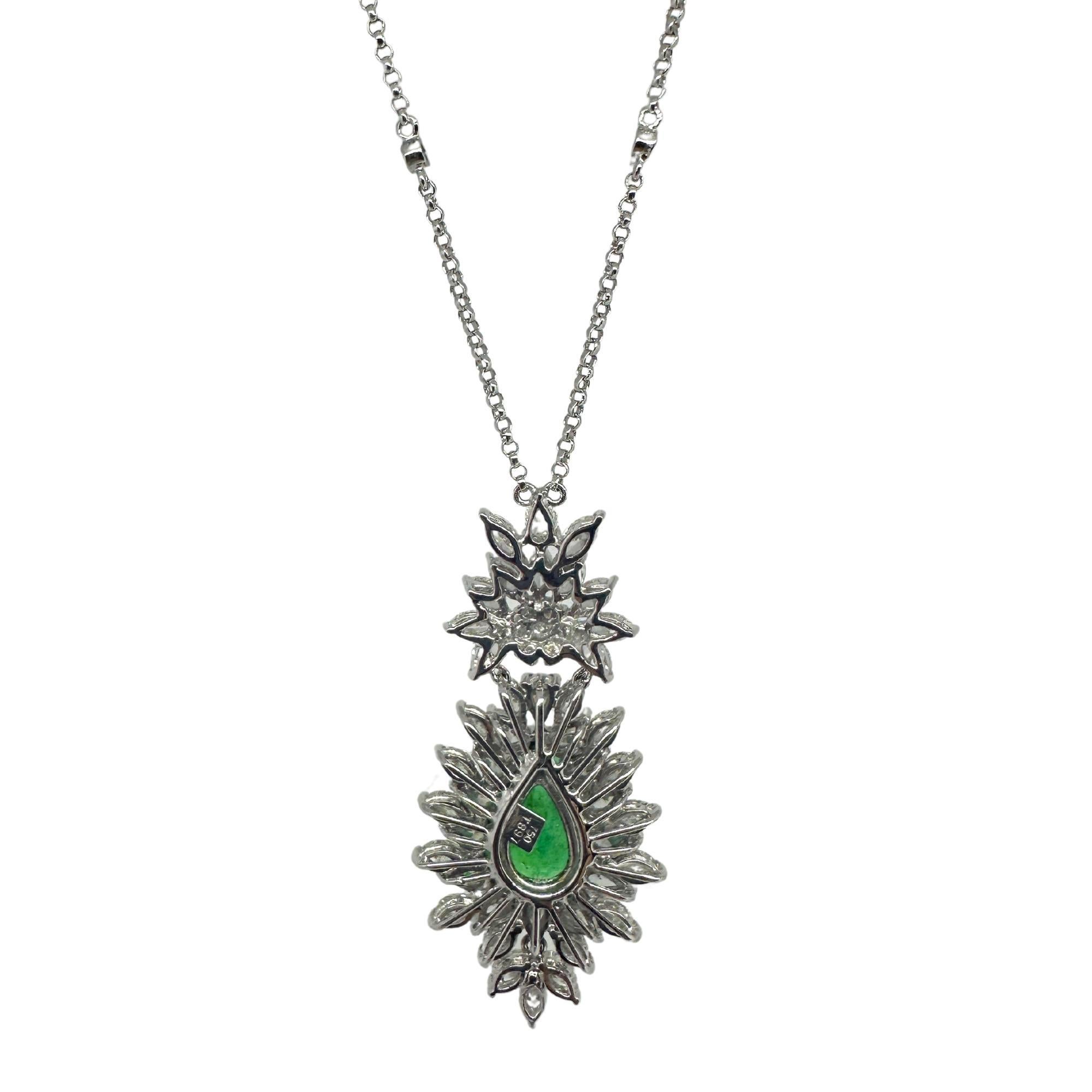 Moderno Collana con diamanti e smeraldi a forma di pera in 18k in vendita