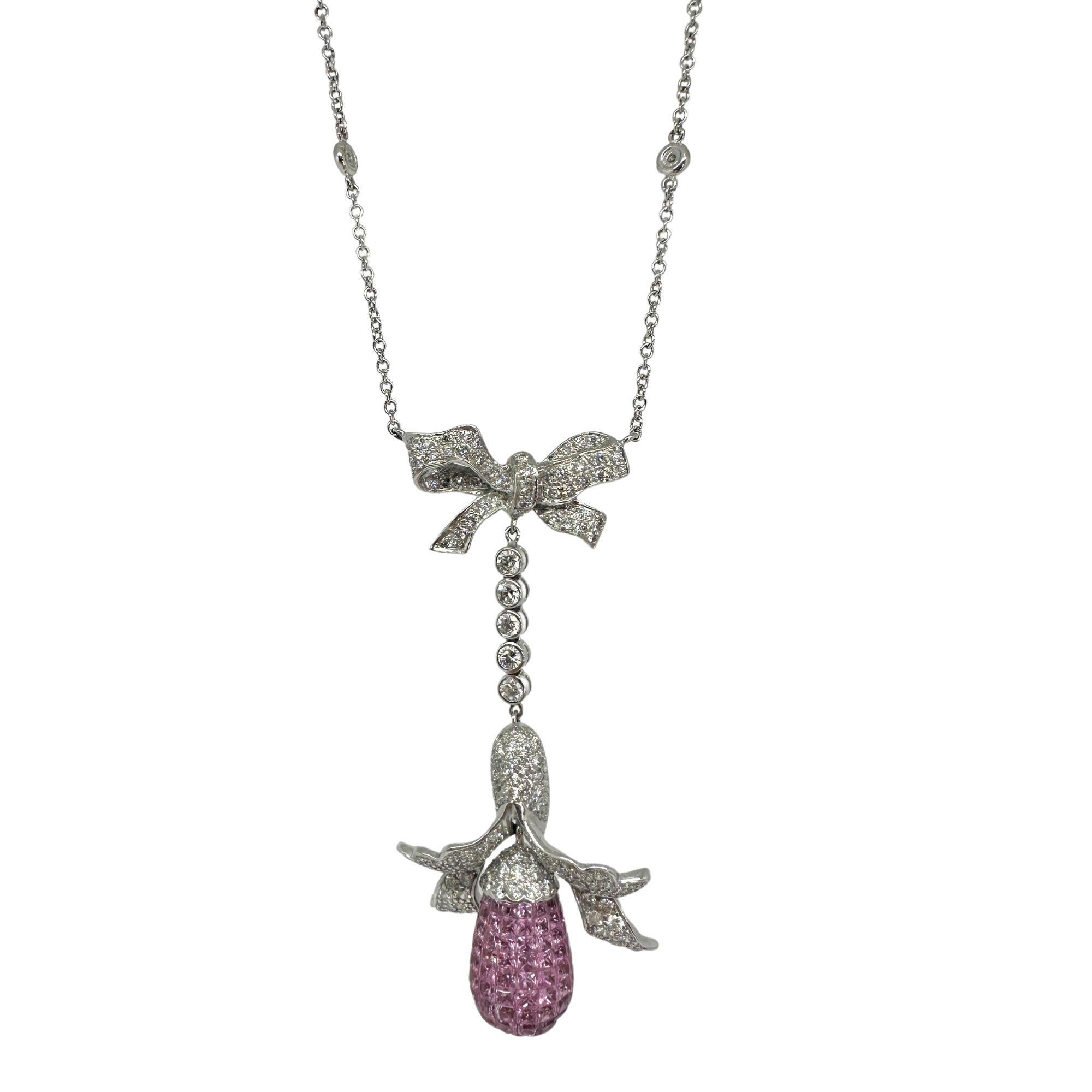Taglio rotondo Collana con diamanti e zaffiri rosa 18 carati in vendita