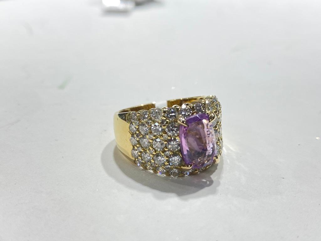 Bague en diamant 18 carats et saphir rose de 4,97 carats de qualité VS en vente 4