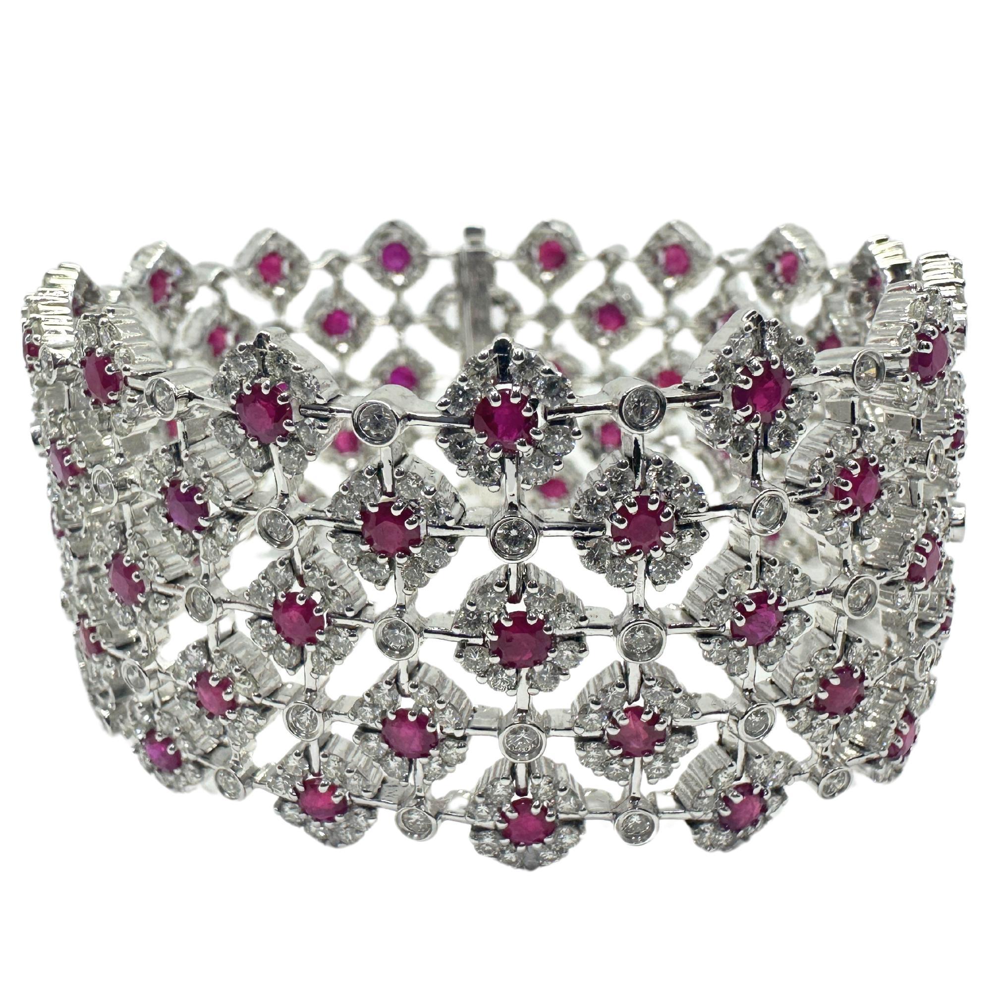 Taille ronde Bracelet en diamant et rubis 18K en vente