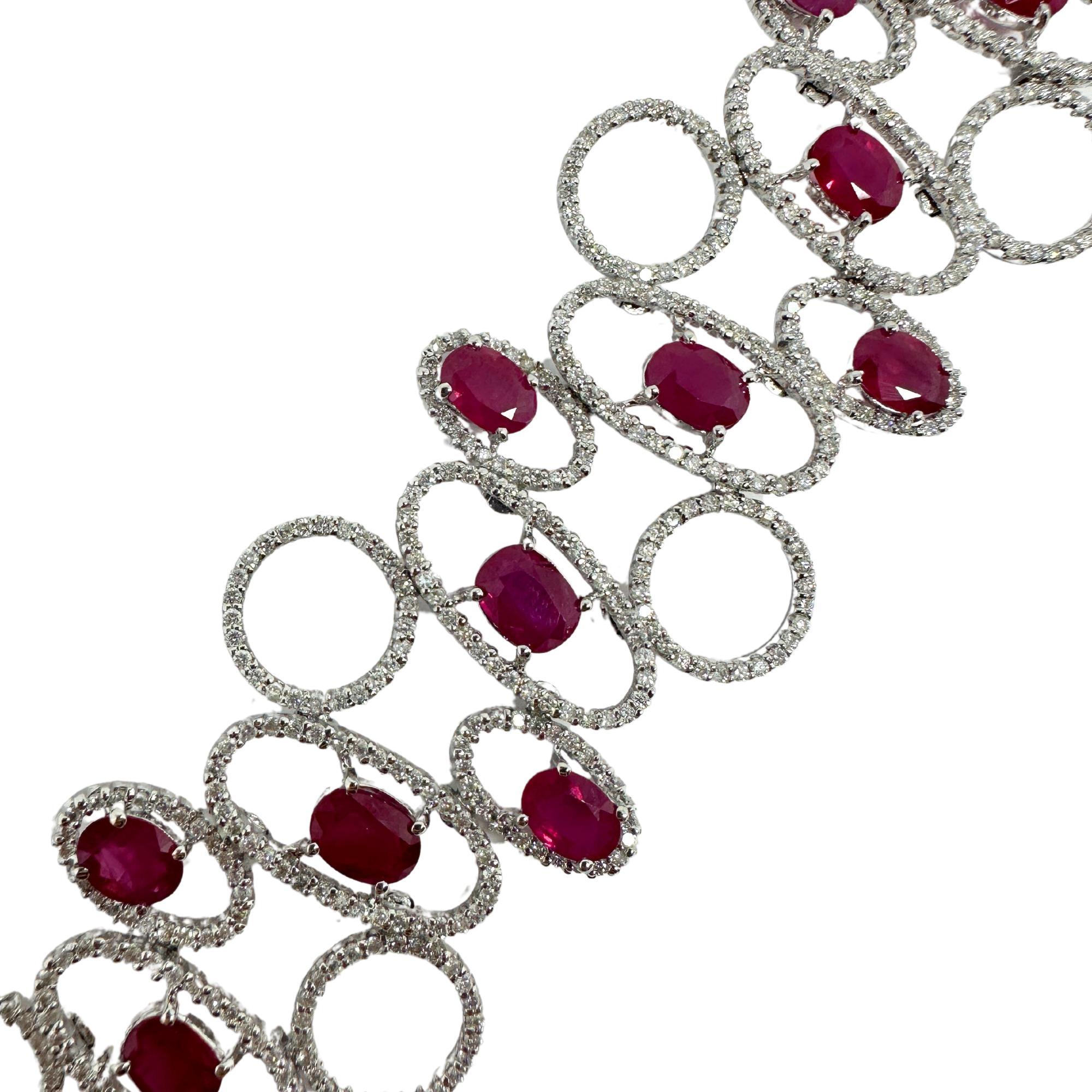 Taille ronde Bracelet en diamant et rubis 18K en vente
