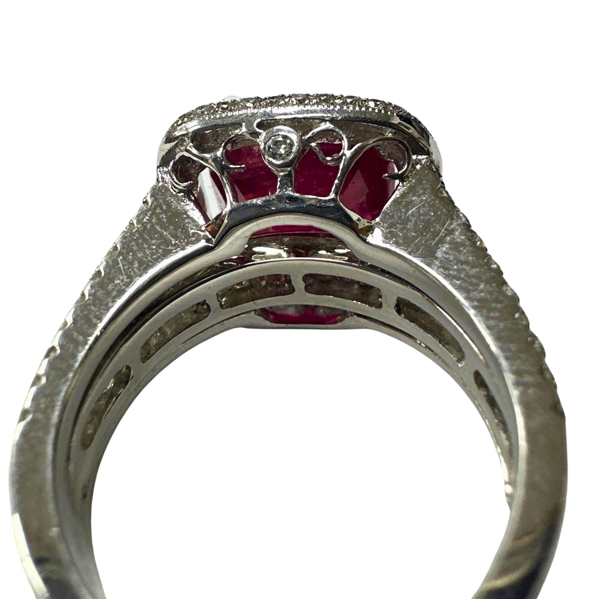 Ring aus 18 Karat Diamant und Rubin im Zustand „Gut“ im Angebot in New York, NY