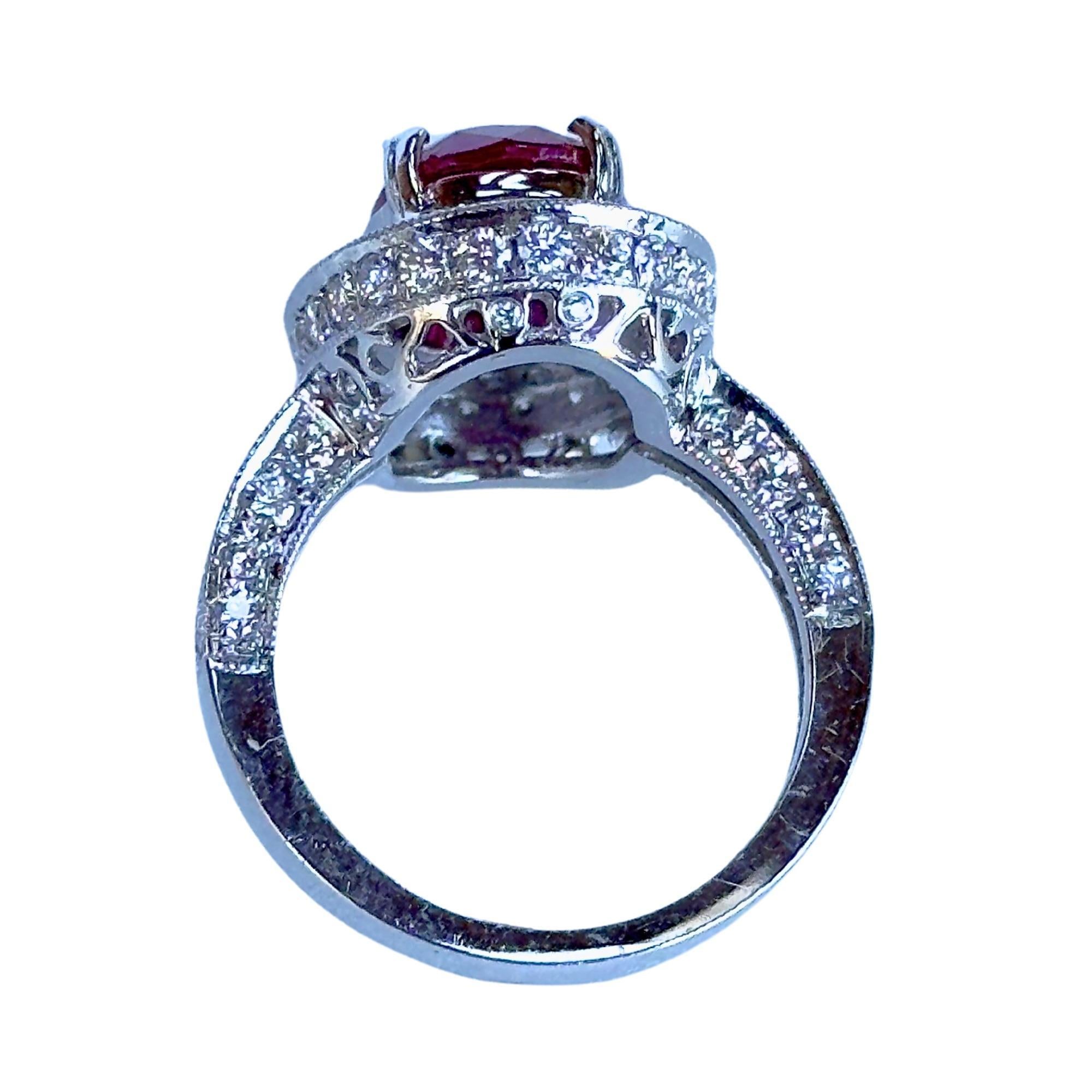 18k Diamond and Ruby Ring In Good Condition For Sale In New York, NY