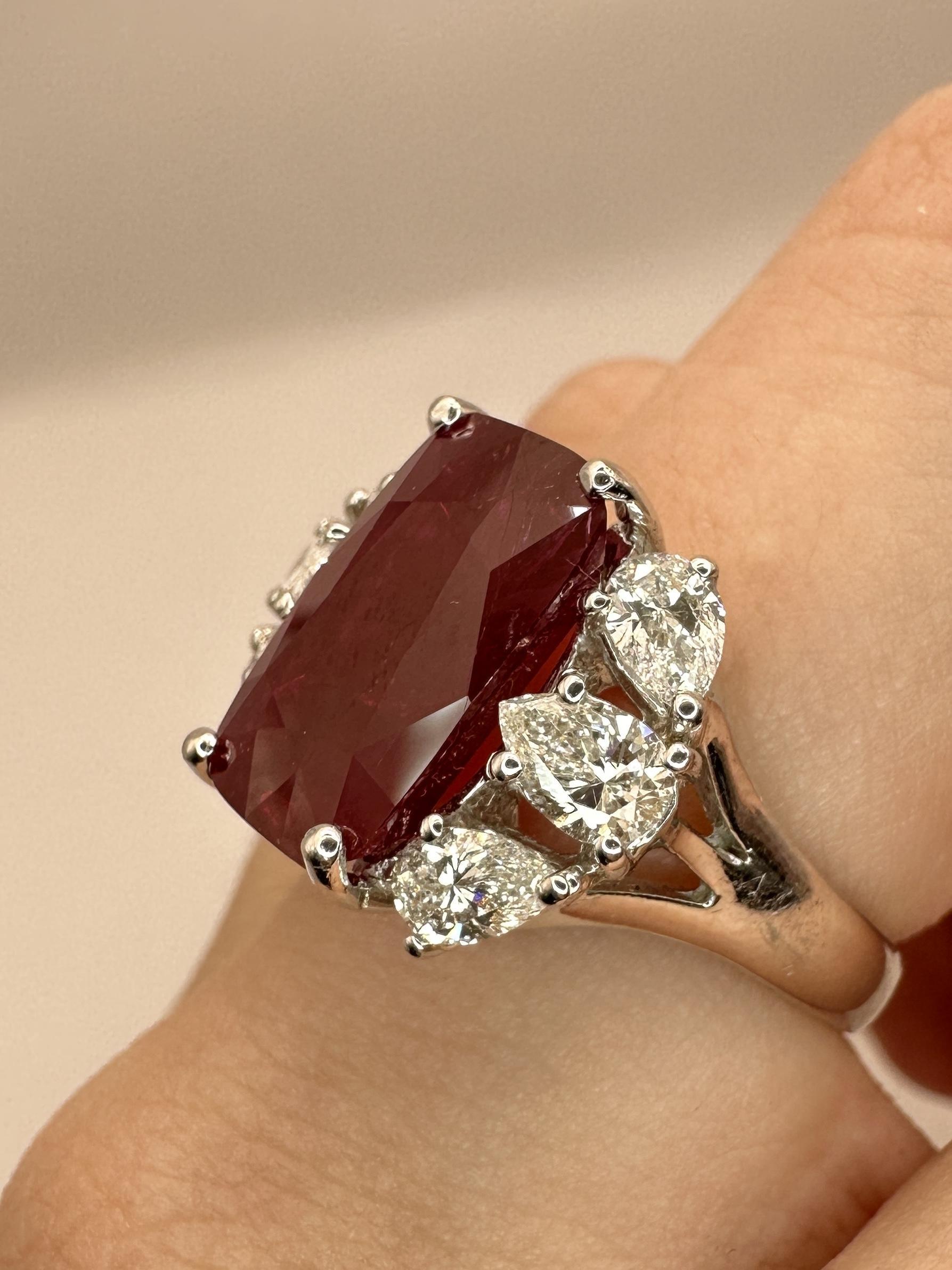 18k Diamond and Ruby Ring For Sale 4