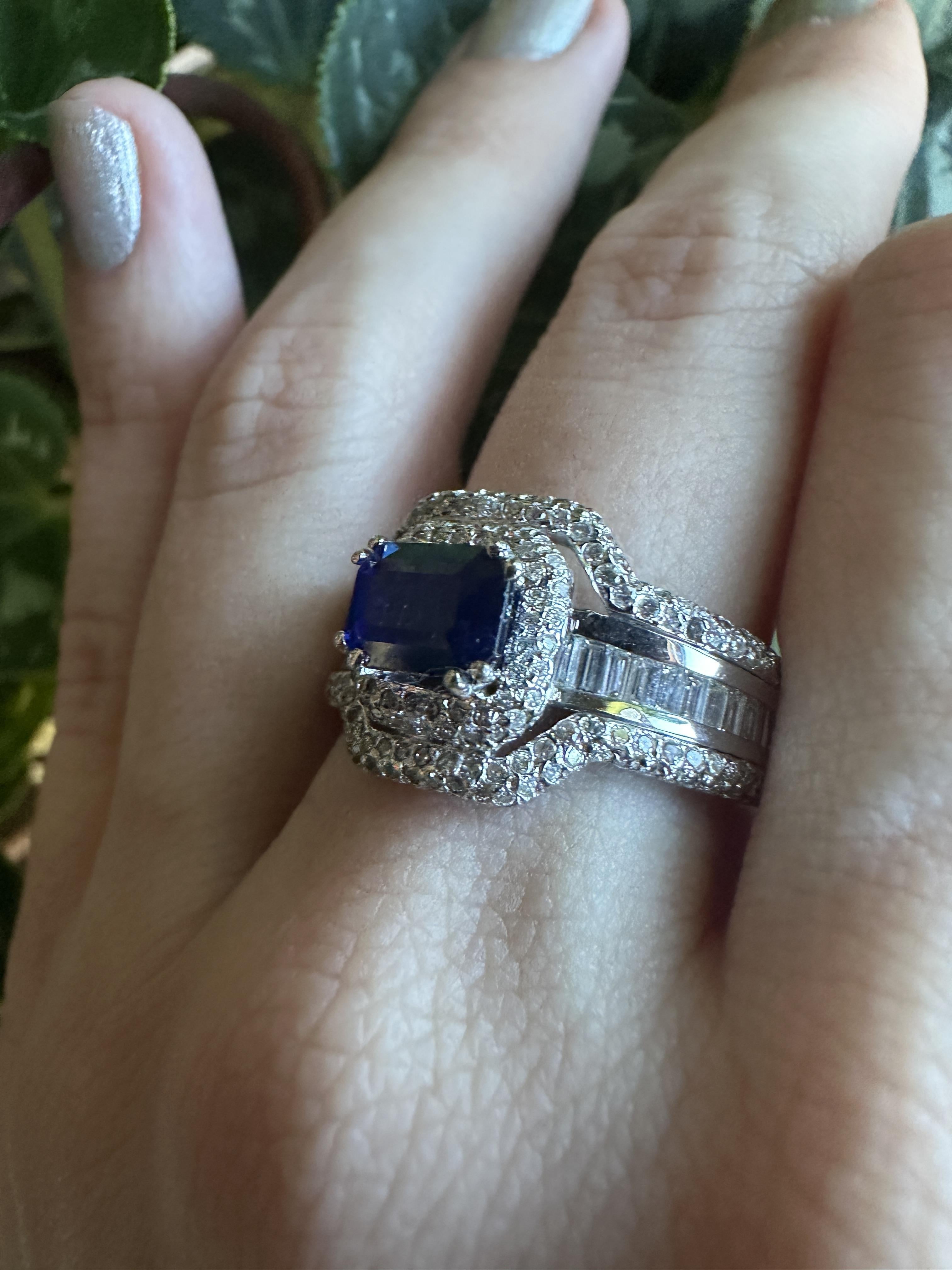 18k Diamond and Sapphire Ring For Sale 5