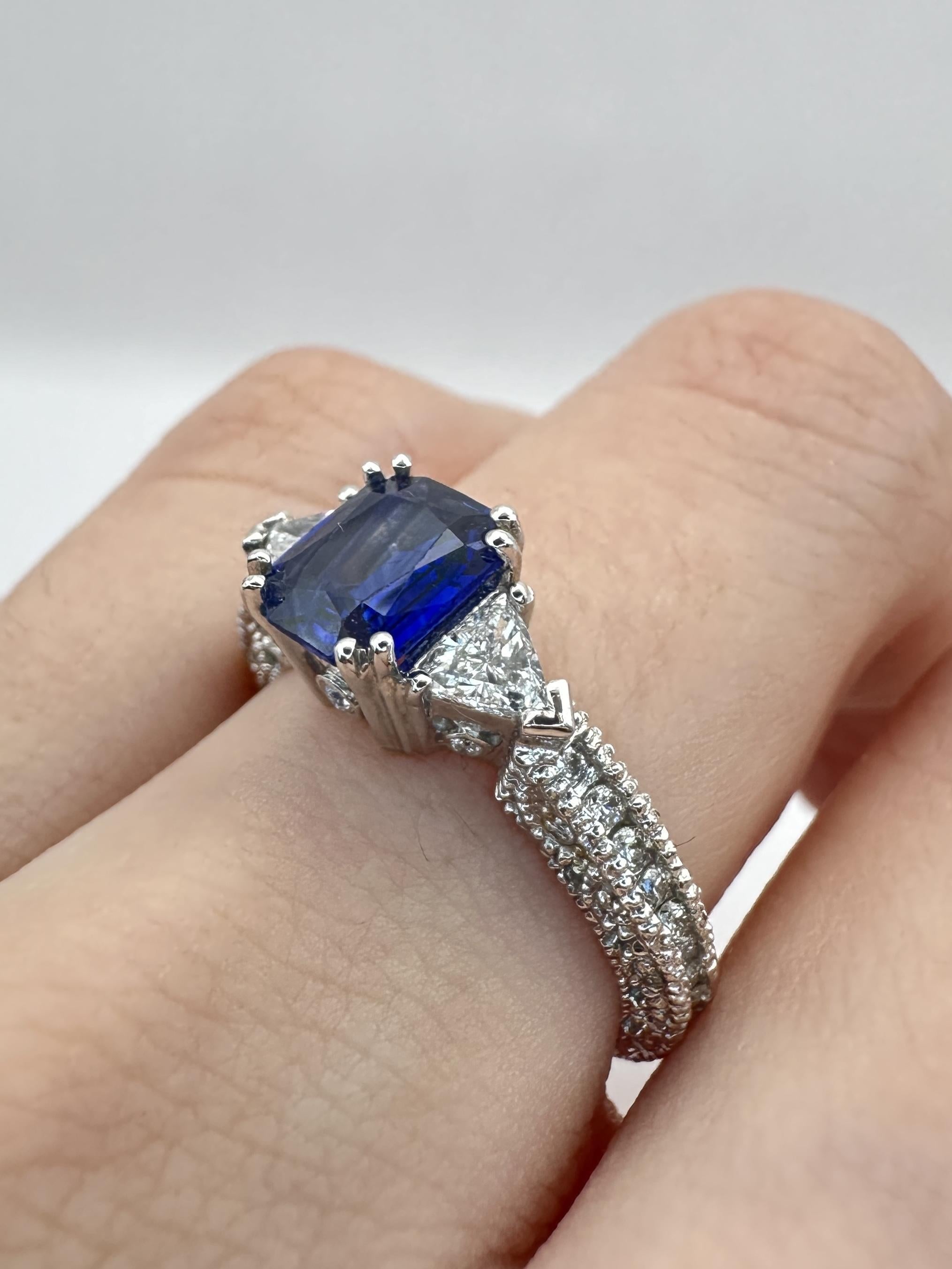 18k Diamond and Sapphire Ring 6