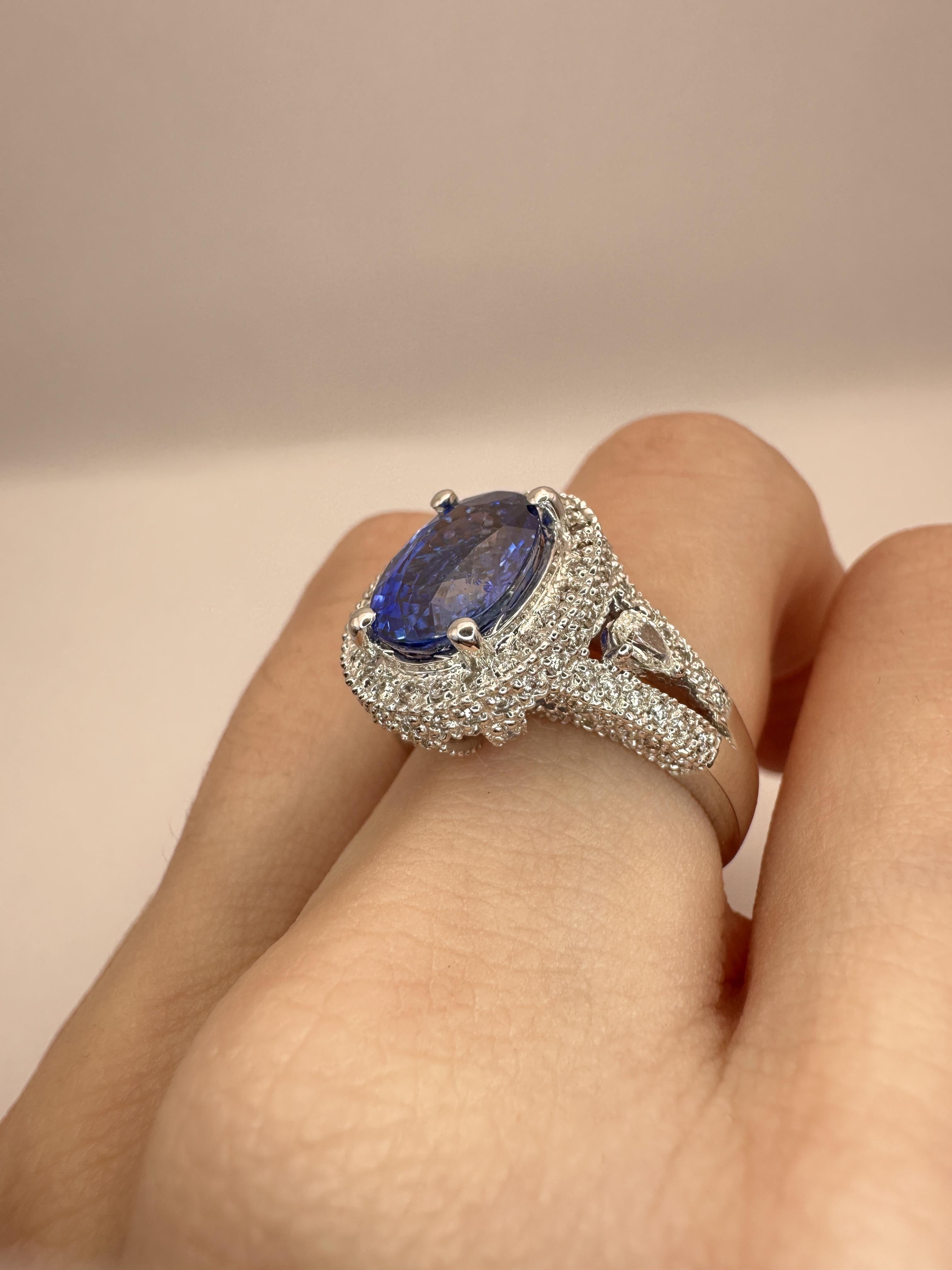18k Diamond and Sapphire Ring For Sale 7