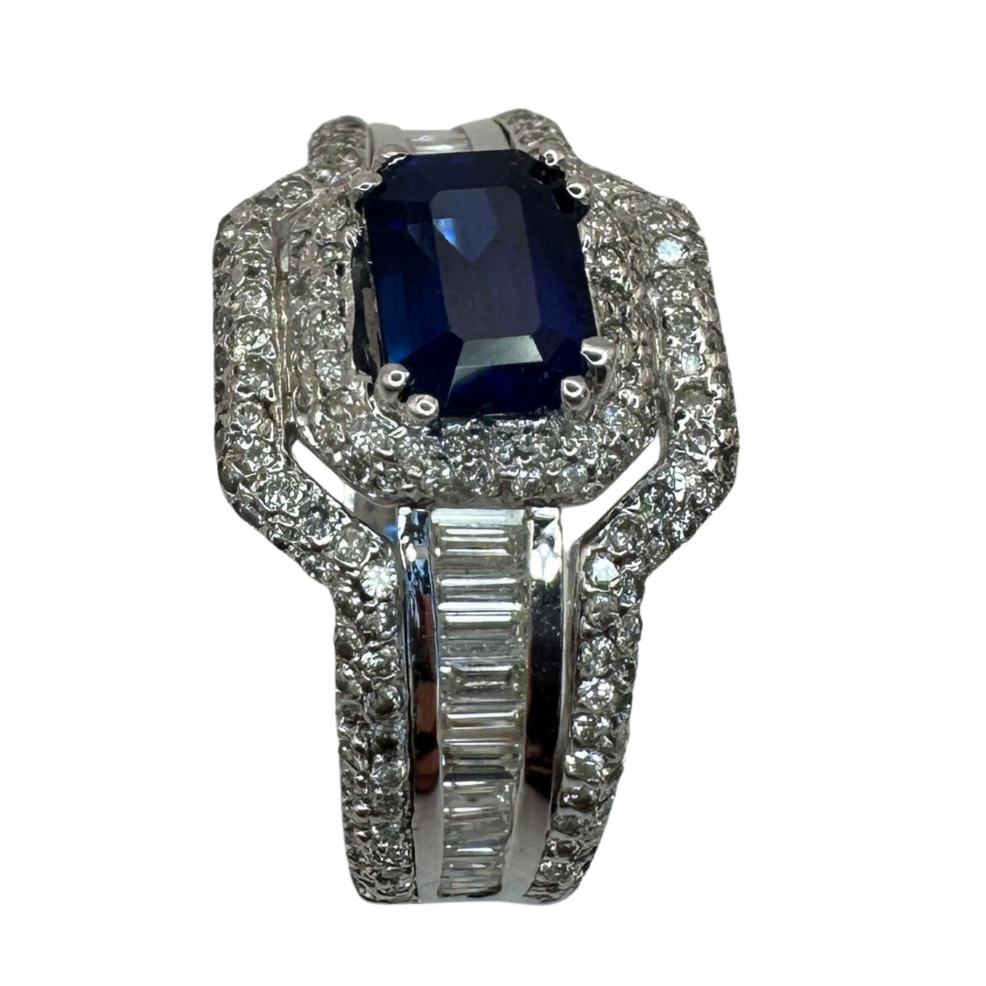 18k Diamond and Sapphire Ring In Good Condition For Sale In New York, NY