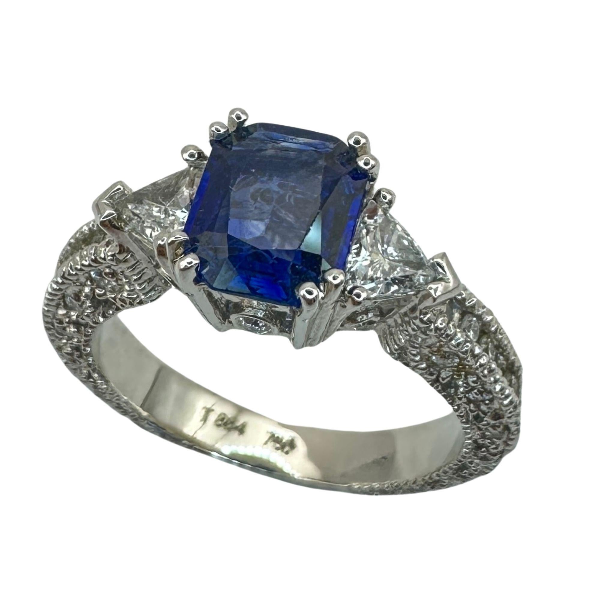 18k Diamond and Sapphire Ring For Sale 3
