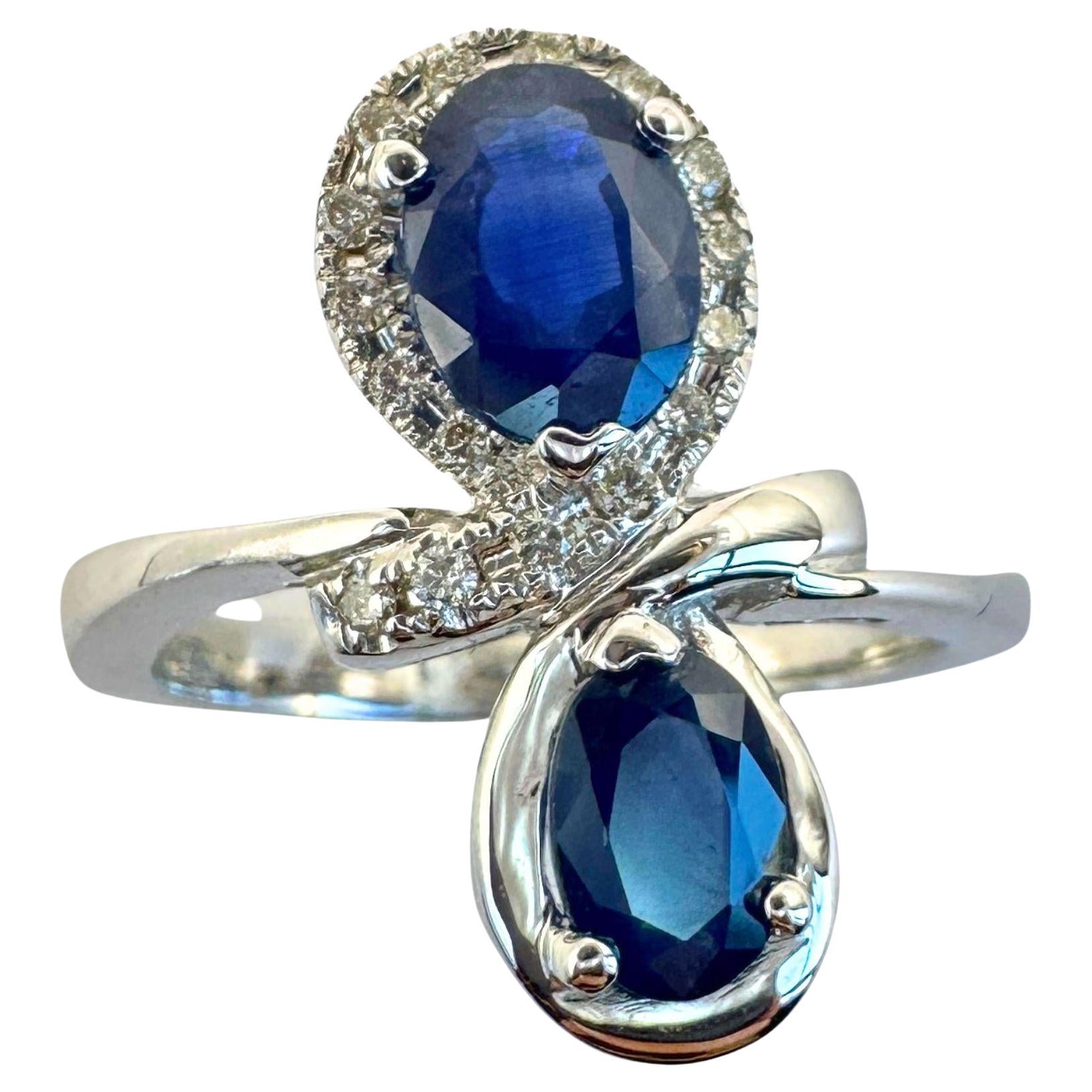 18k Diamond and Sapphire Ring For Sale