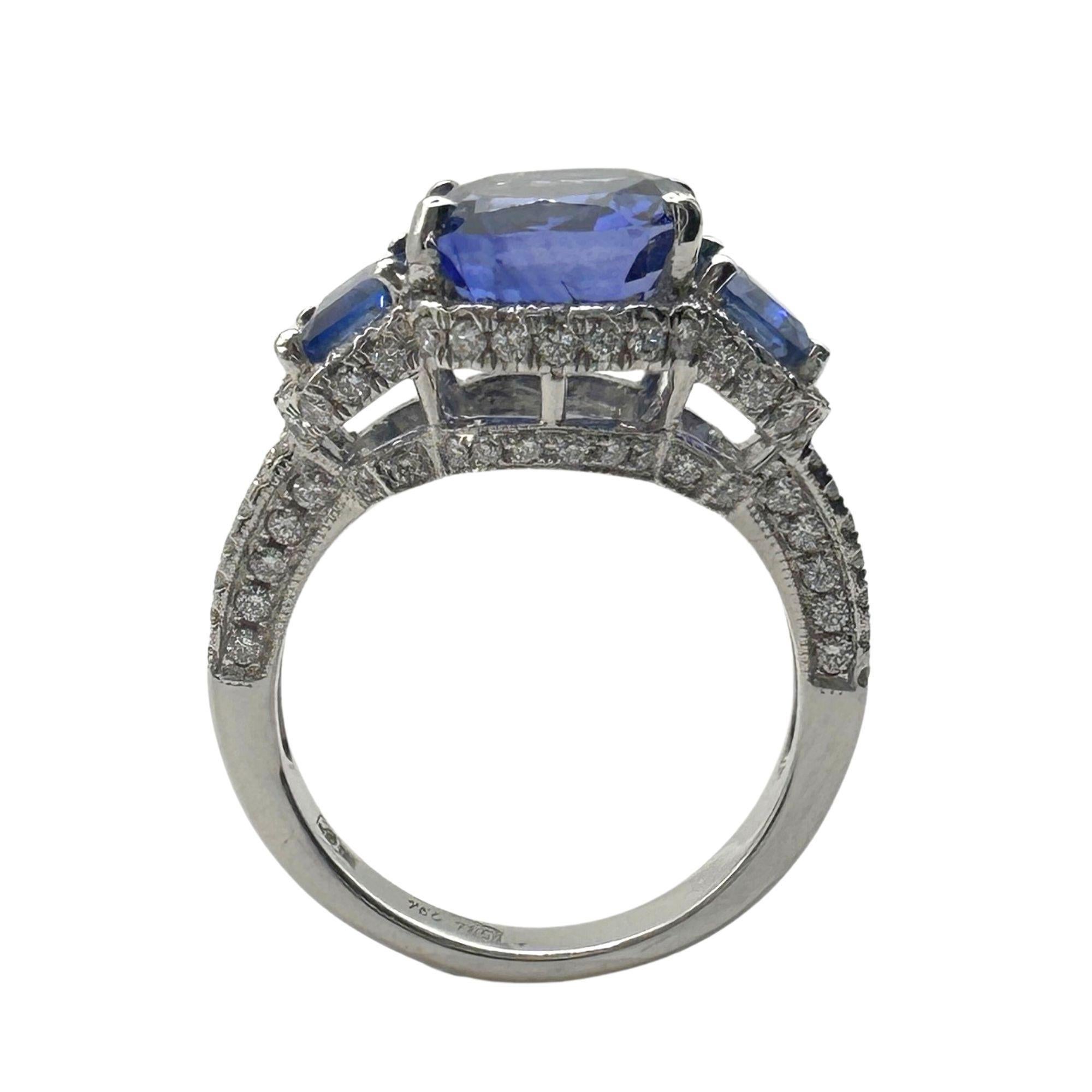 Anello a tre pietre con diamanti e zaffiri 18 carati in vendita 1
