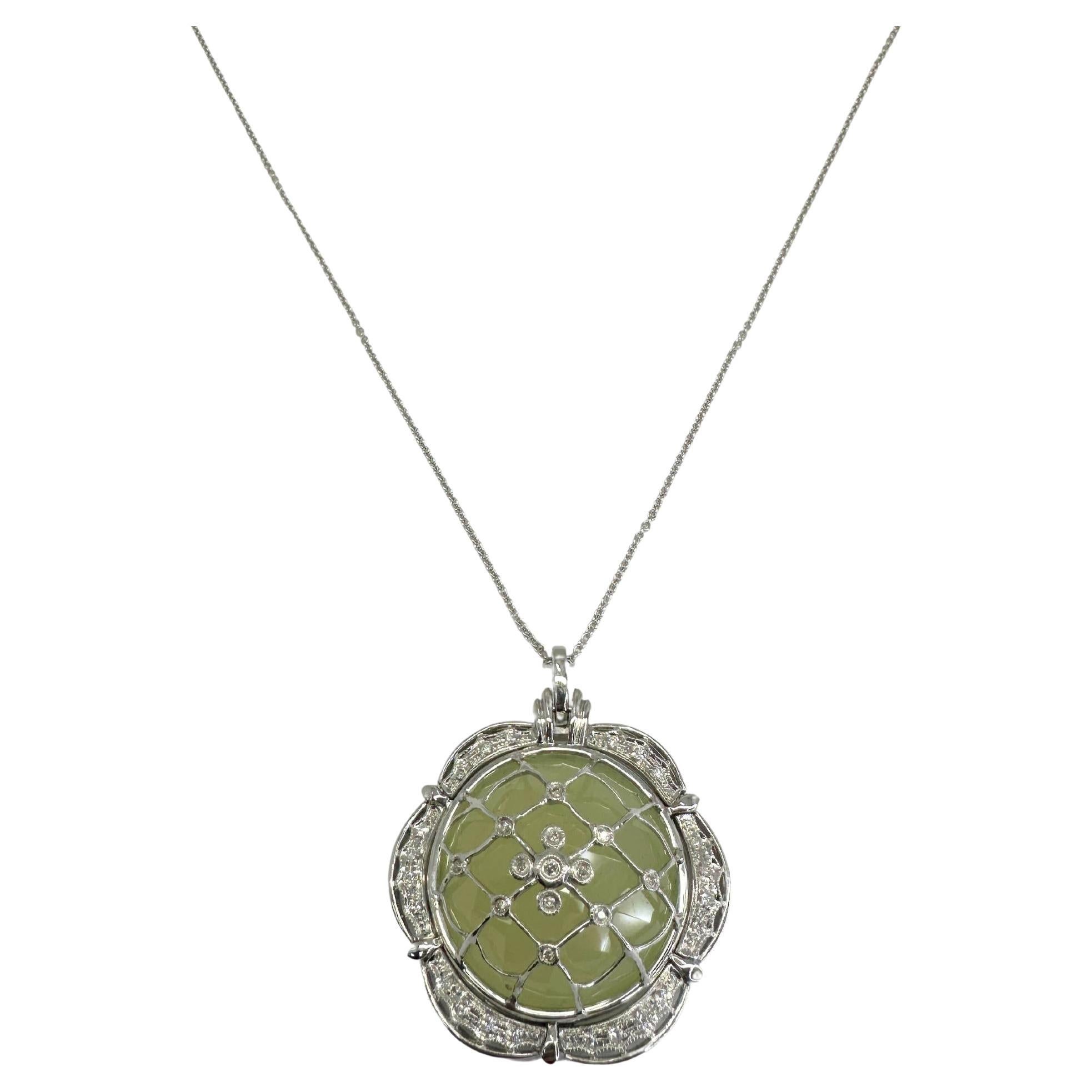Collier pendentif en diamant 18 carats et agate synthétique de mousse de mer