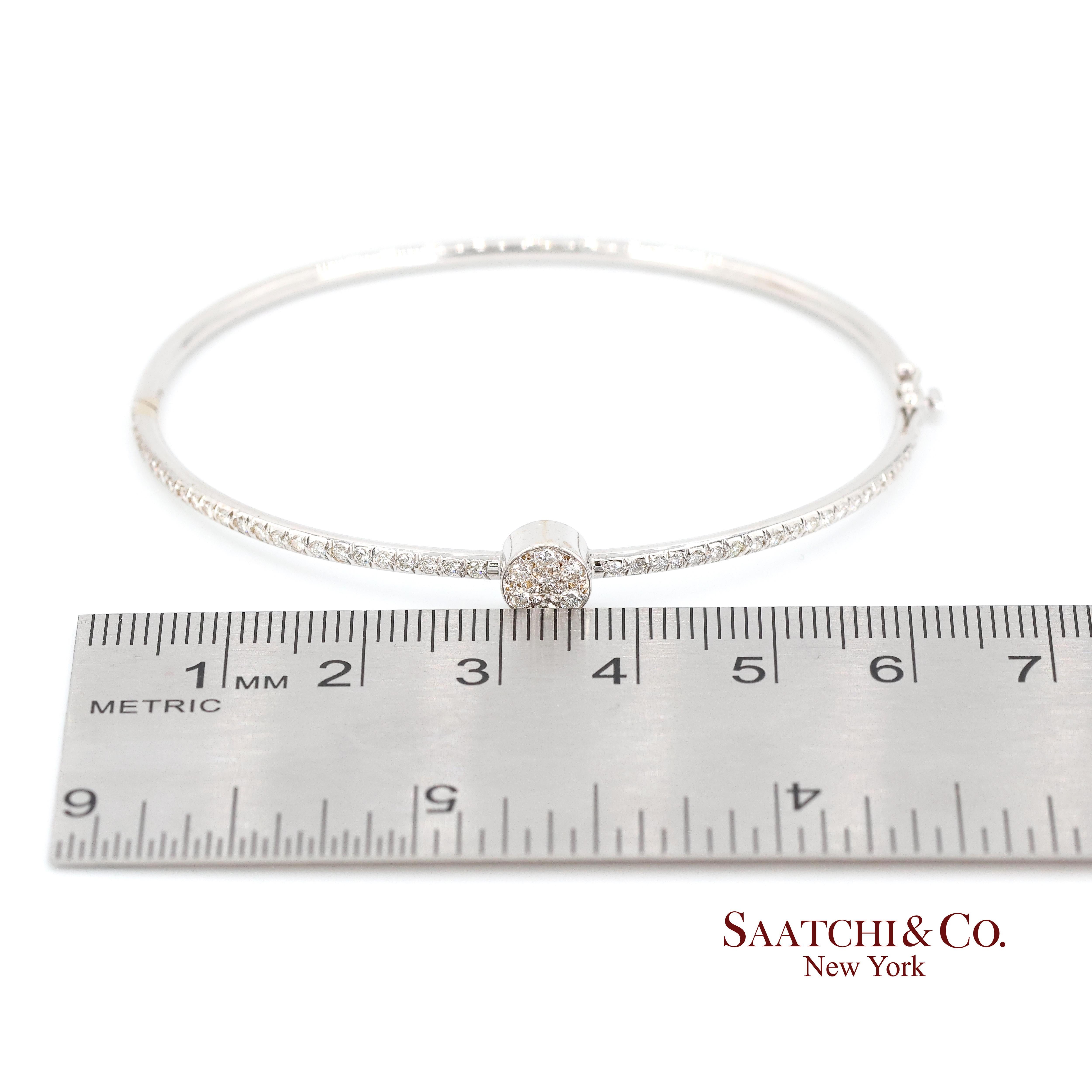 Bracelet en or blanc 18k avec diamant Womens VS Pave Modern Fine Jewelry en vente 3