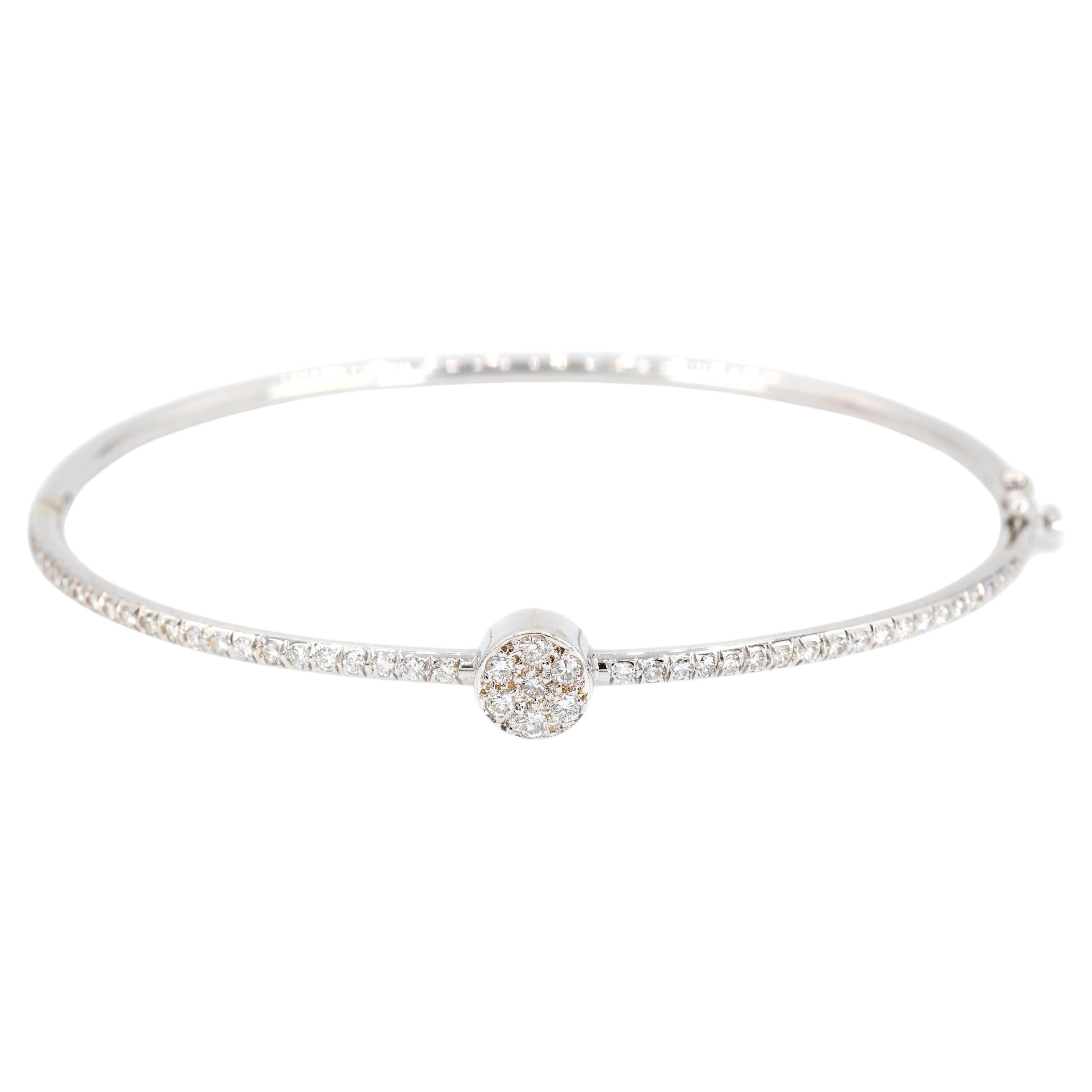 Bracelet en or blanc 18k avec diamant Womens VS Pave Modern Fine Jewelry en vente