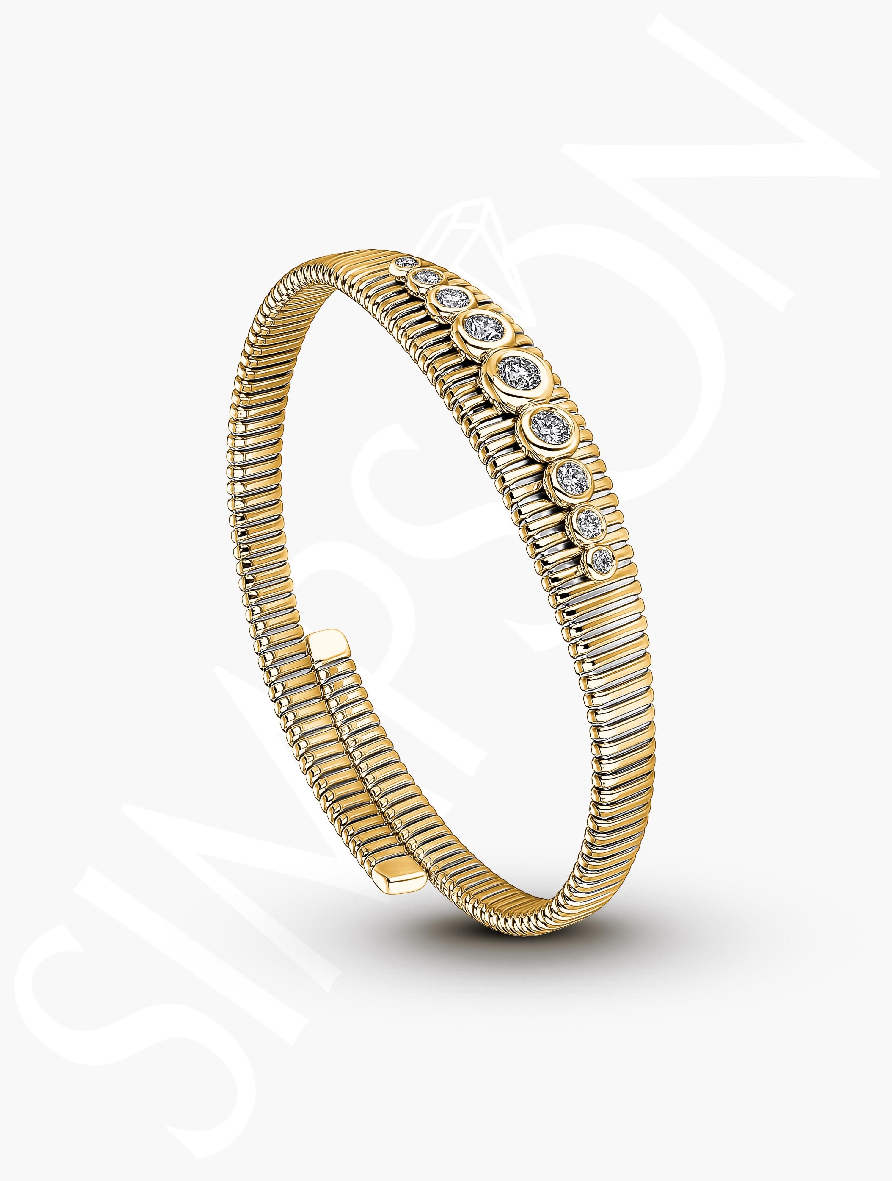 Round Cut 18k Diamond bangle. For Sale