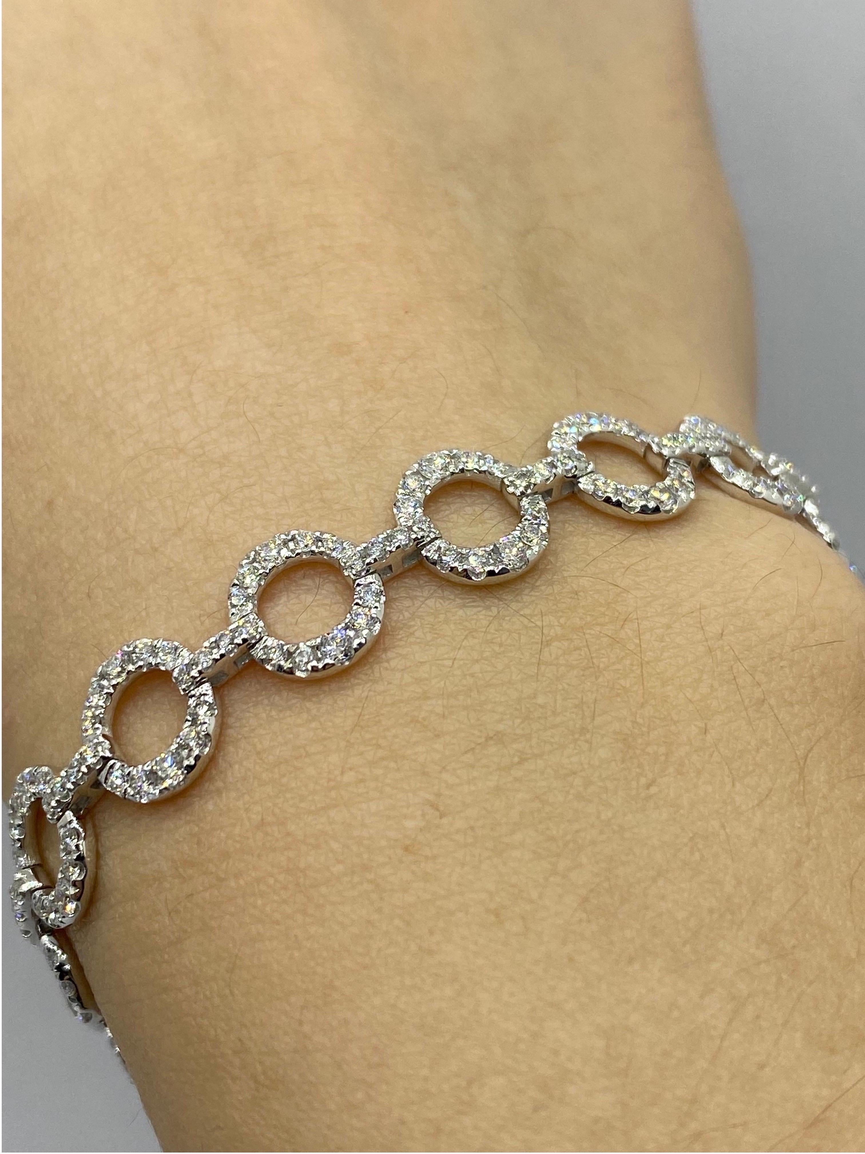 18k Diamond Bracelet In New Condition For Sale In Hong Kong, CN