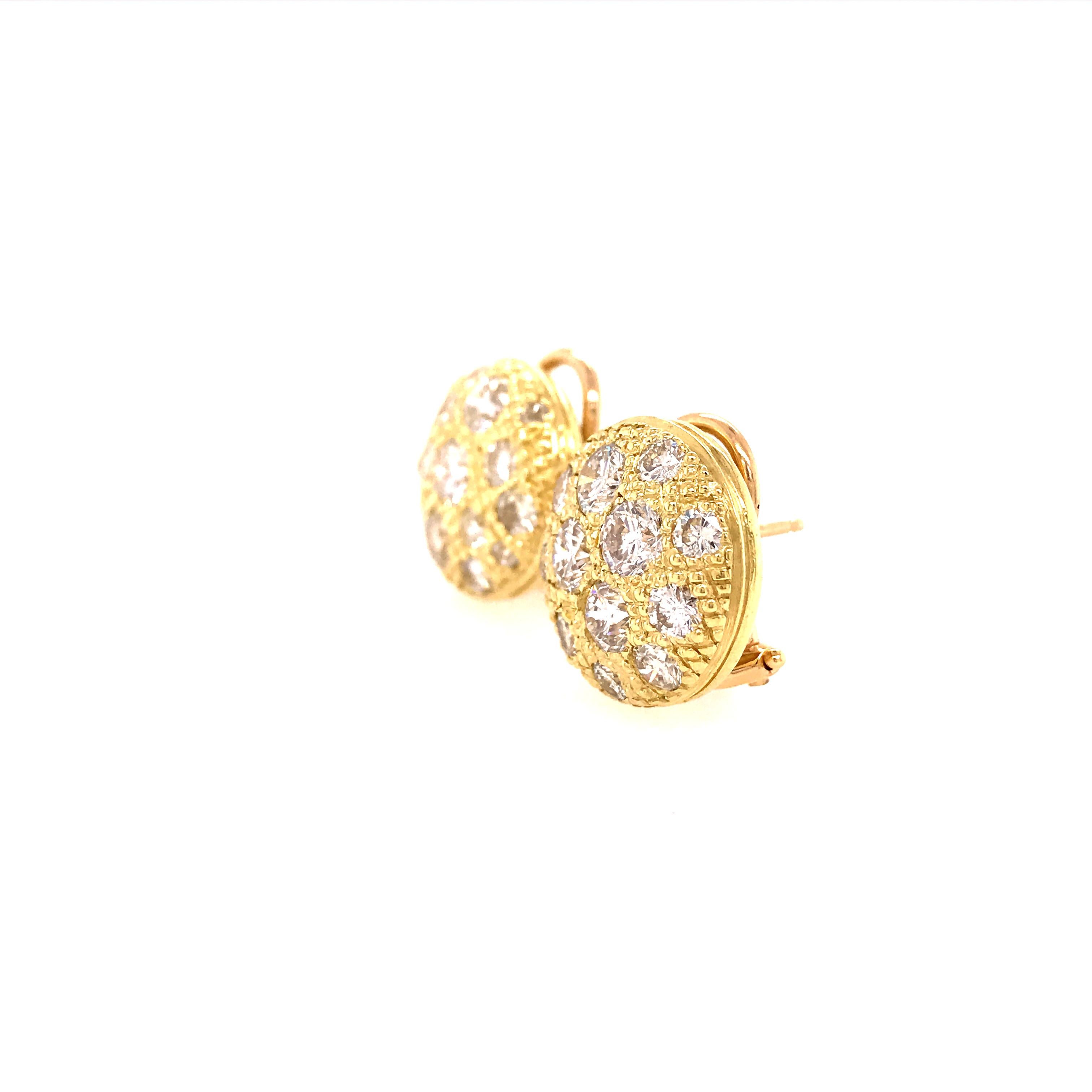 18 Karat Diamond Button Earrings with Milligrain Yellow Gold In Good Condition In Boca Raton, FL