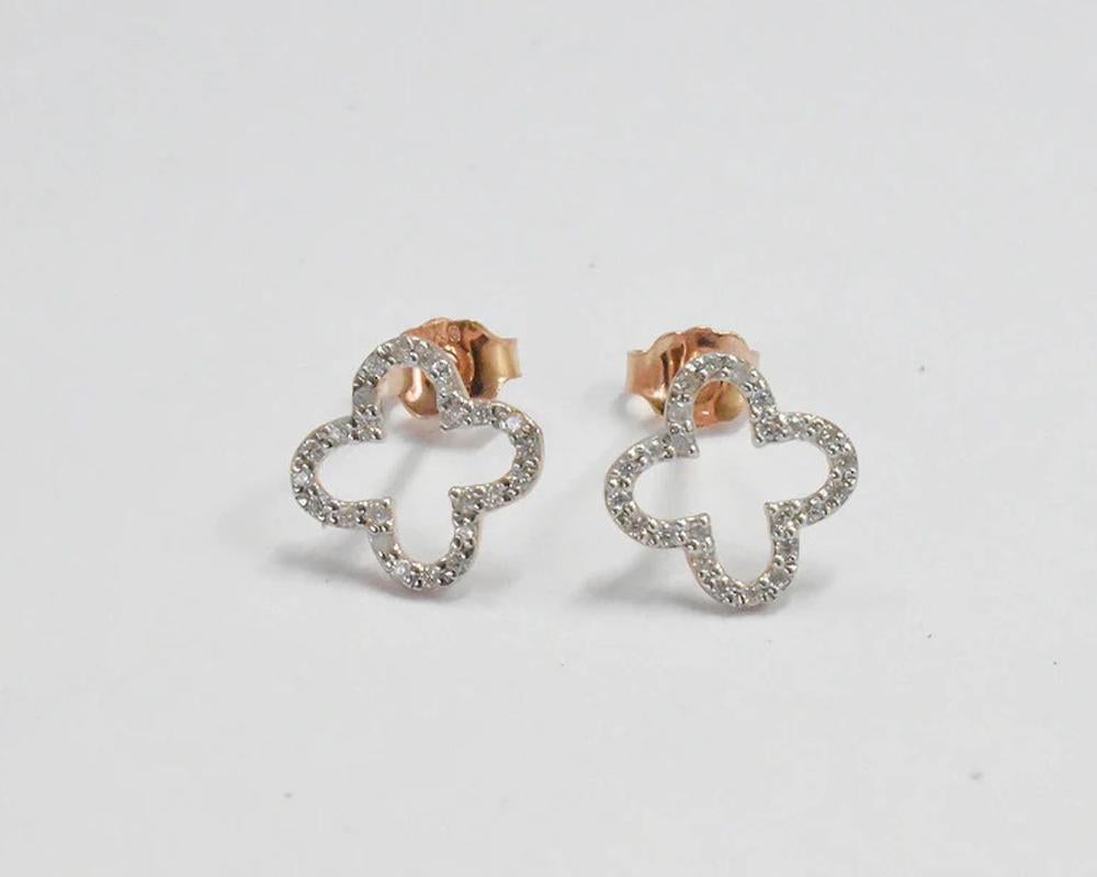 Diamond Clover Stud Earrings Lucky Clover Earrings Diamond Stud Earrings 18k Gold Rose Gold White Gold Dainty Delicate Studs.

These Dainty Stud Earrings are made of solid 18k gold featuring shiny brilliant round cut natural diamonds set by master