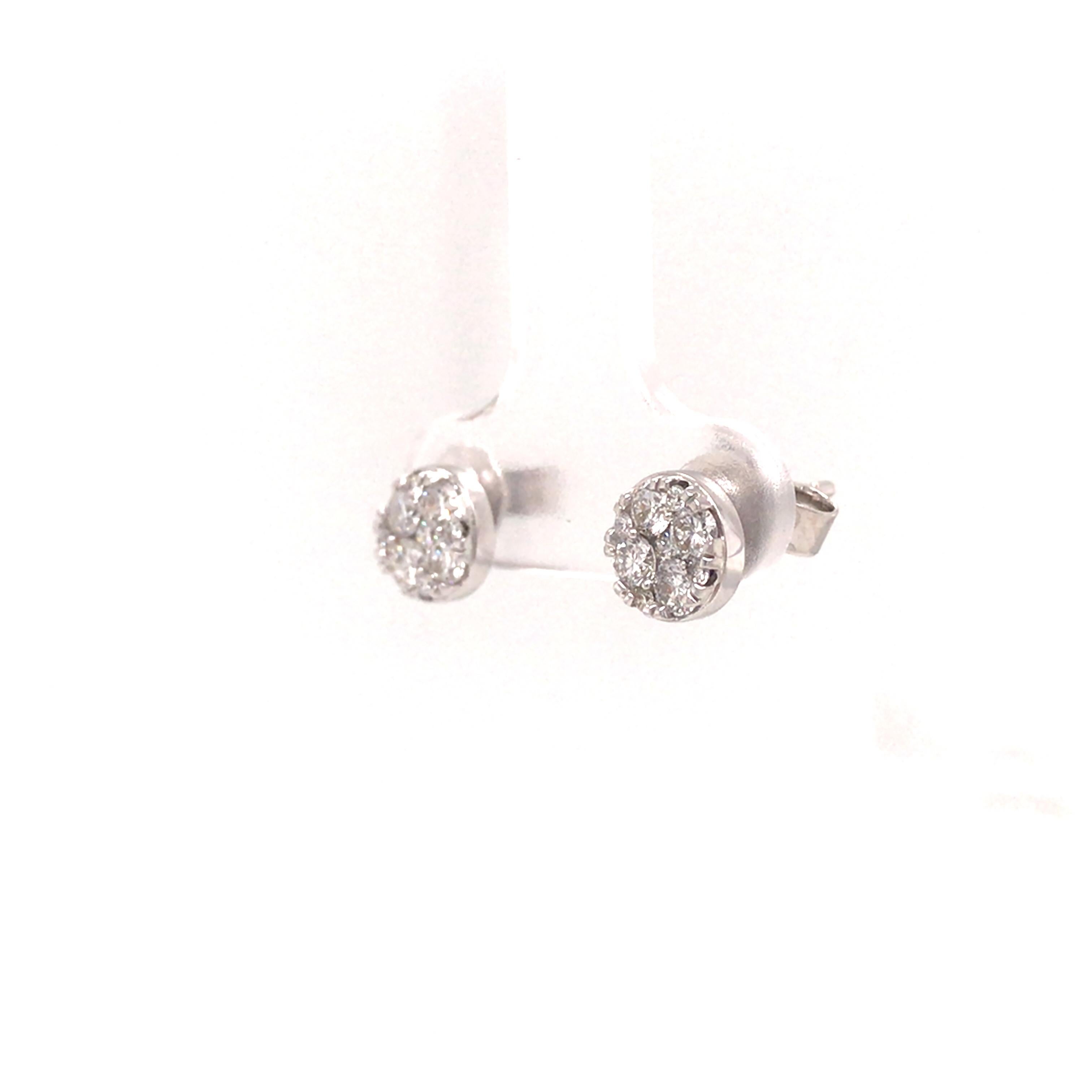 18K Diamond Cluster Earrings White Gold In New Condition For Sale In Boca Raton, FL