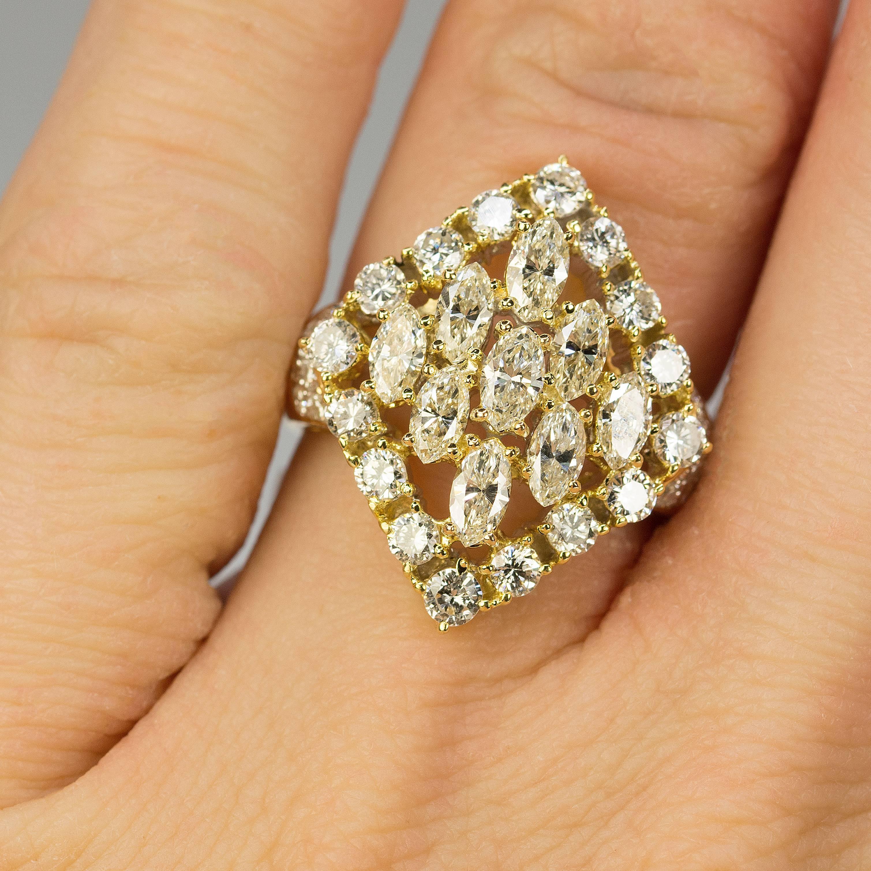 Women's or Men's 18 Karat Diamond Cluster Ring For Sale