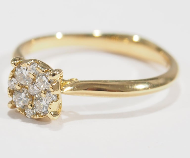 18 Karat Diamond Cluster Ring Yellow Gold 0.30 Carat For Sale at 1stDibs
