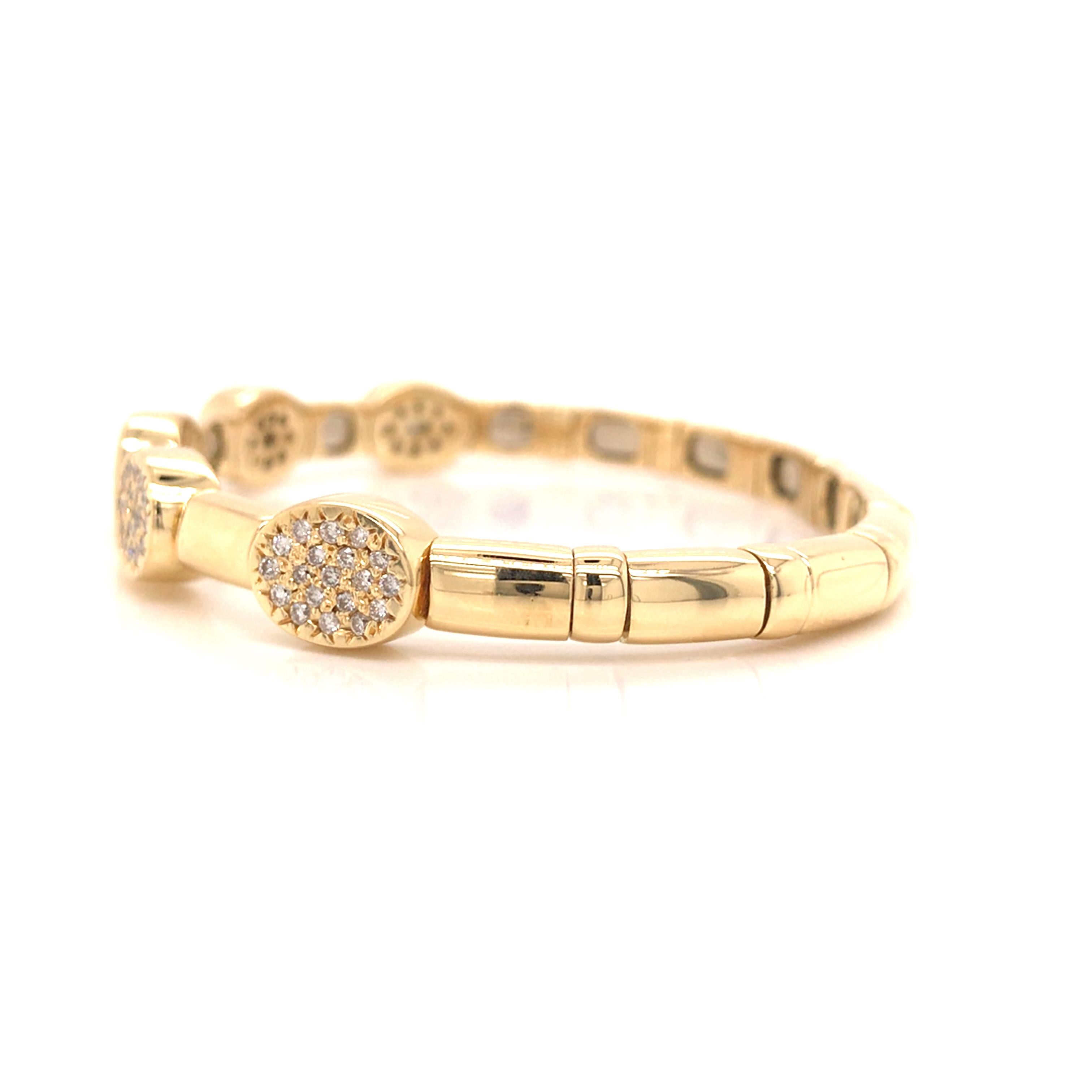 18K Diamond Cluster Station Bangle Yellow Gold In Good Condition For Sale In Boca Raton, FL